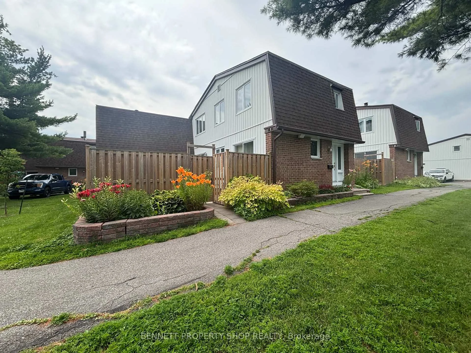 Photo 18 of Unit 1, 837 Eastvale Drive, Ottawa, Beaconwood — HOMEH