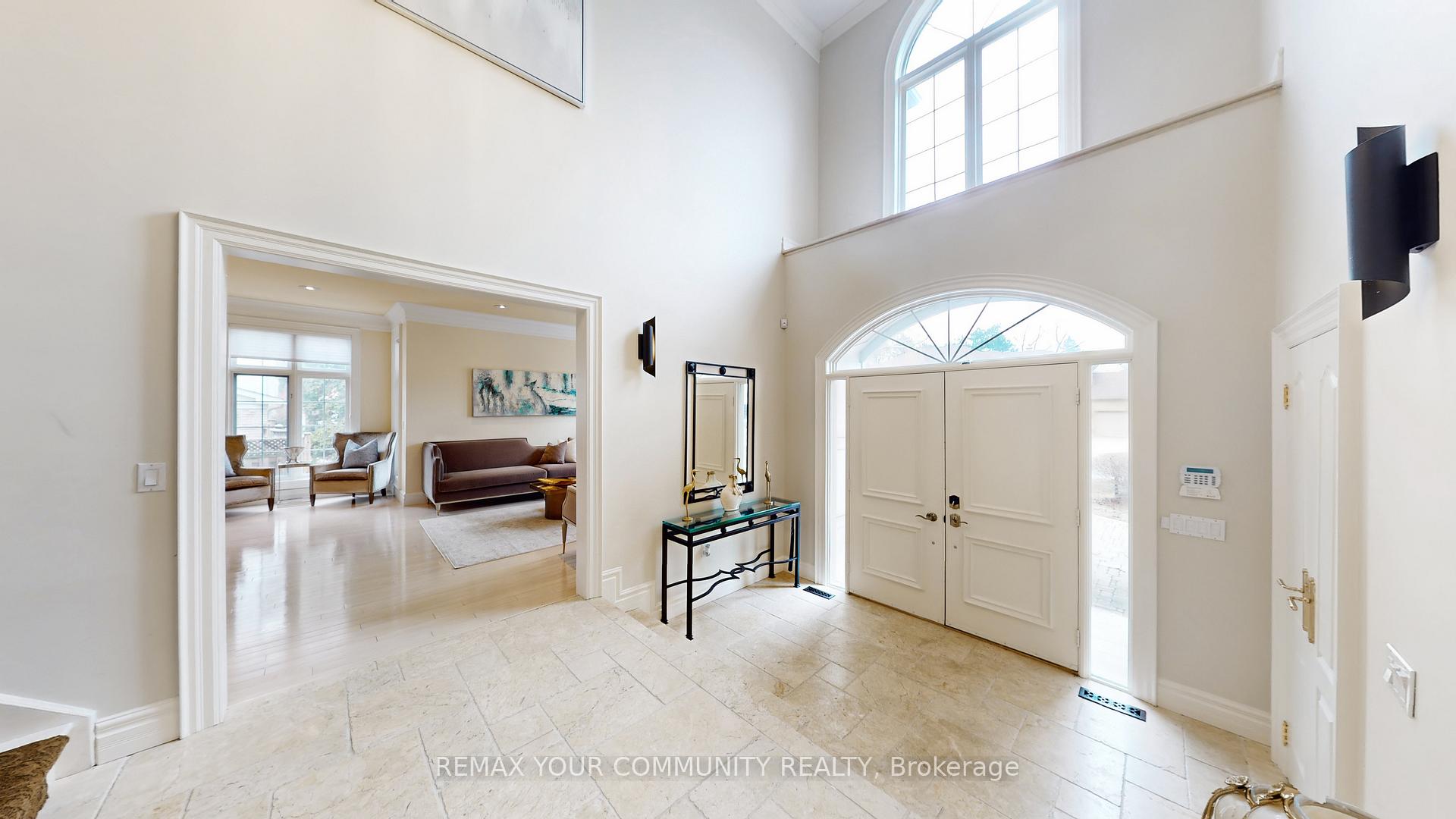 Photo 4 of 22 Valloncliffe Road, Markham, Bayview Glen — HOMEH