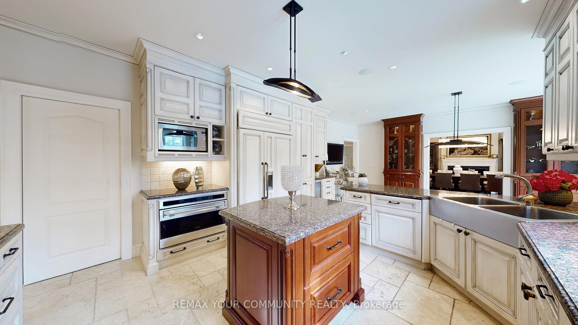 Photo 16 of 22 Valloncliffe Road, Markham, Bayview Glen — HOMEH