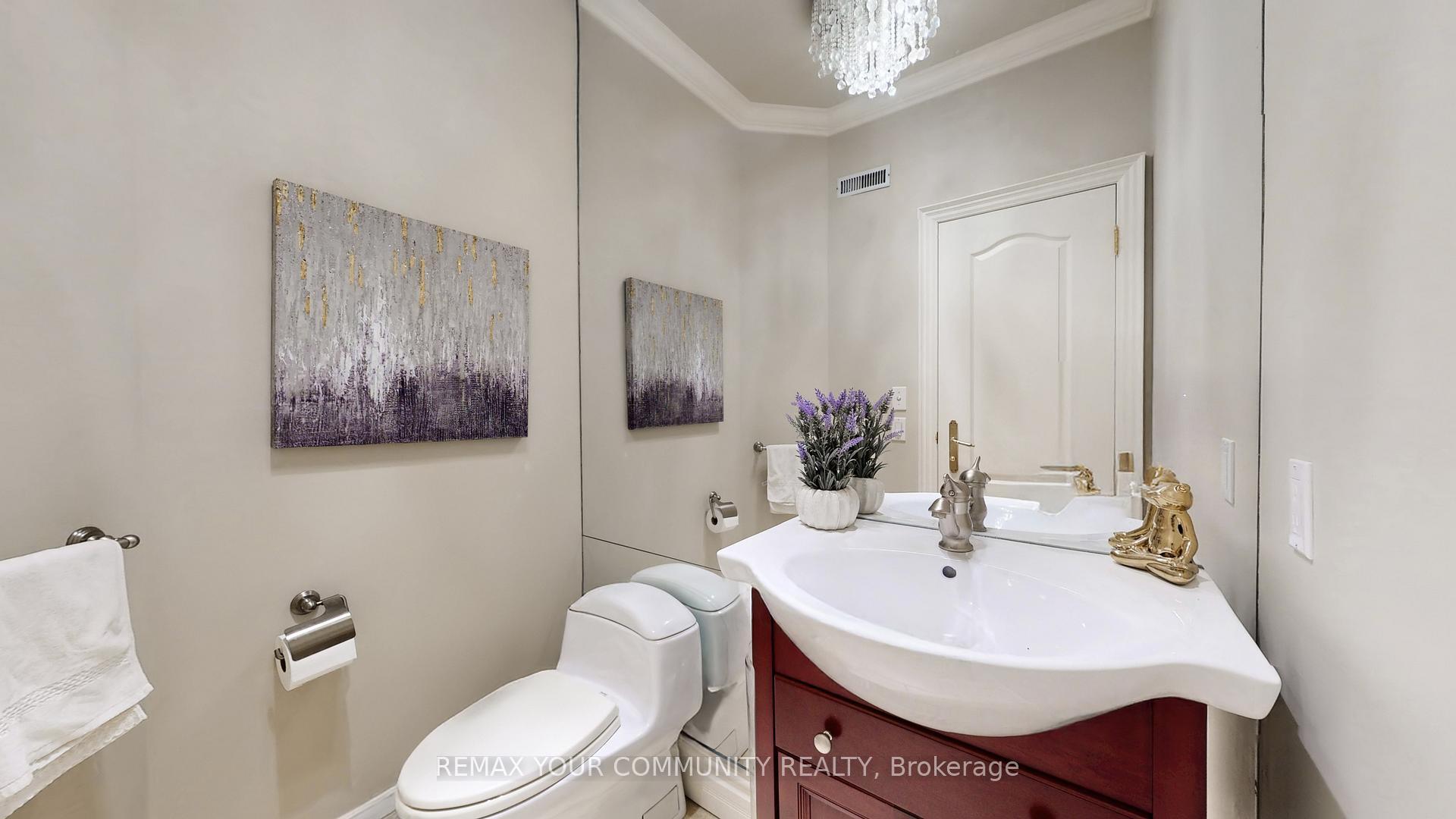 Photo 18 of 22 Valloncliffe Road, Markham, Bayview Glen — HOMEH