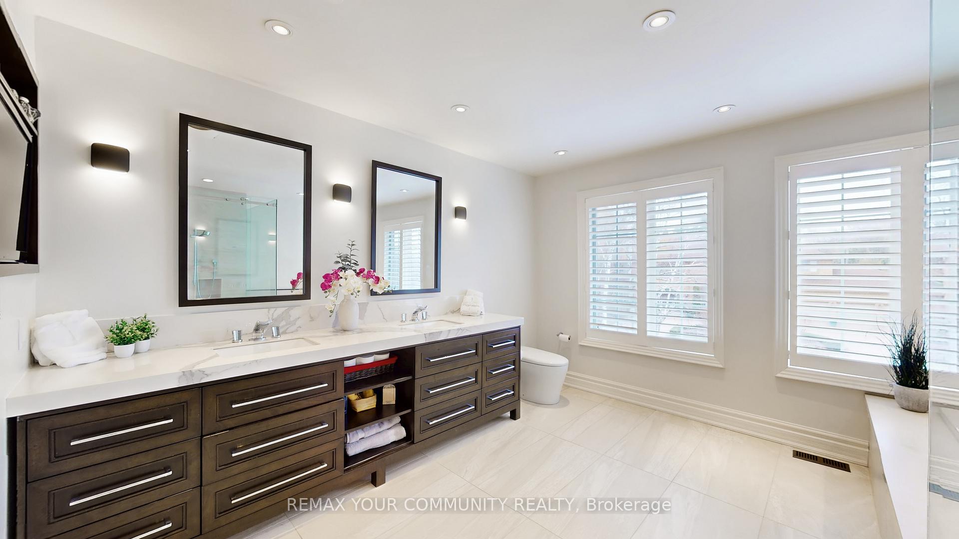 Photo 21 of 22 Valloncliffe Road, Markham, Bayview Glen — HOMEH