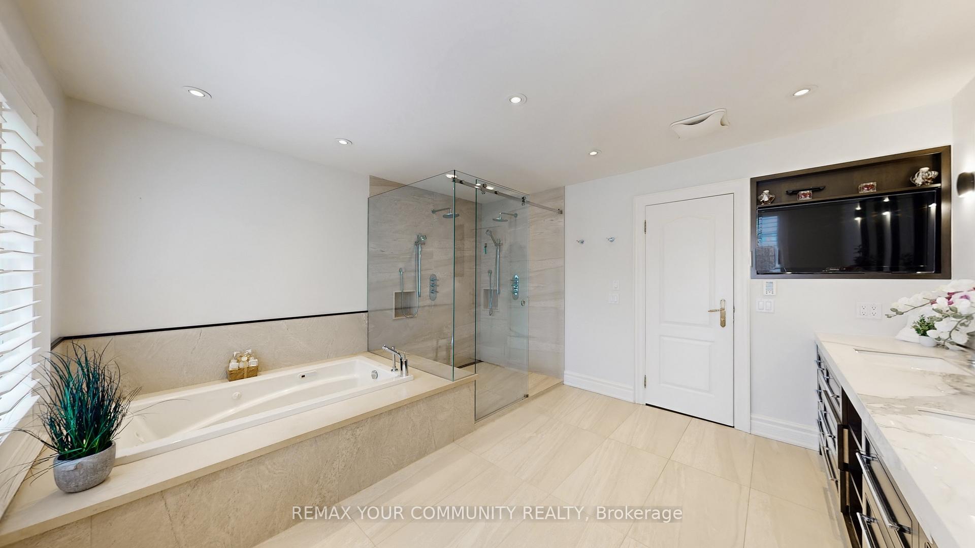 Photo 22 of 22 Valloncliffe Road, Markham, Bayview Glen — HOMEH