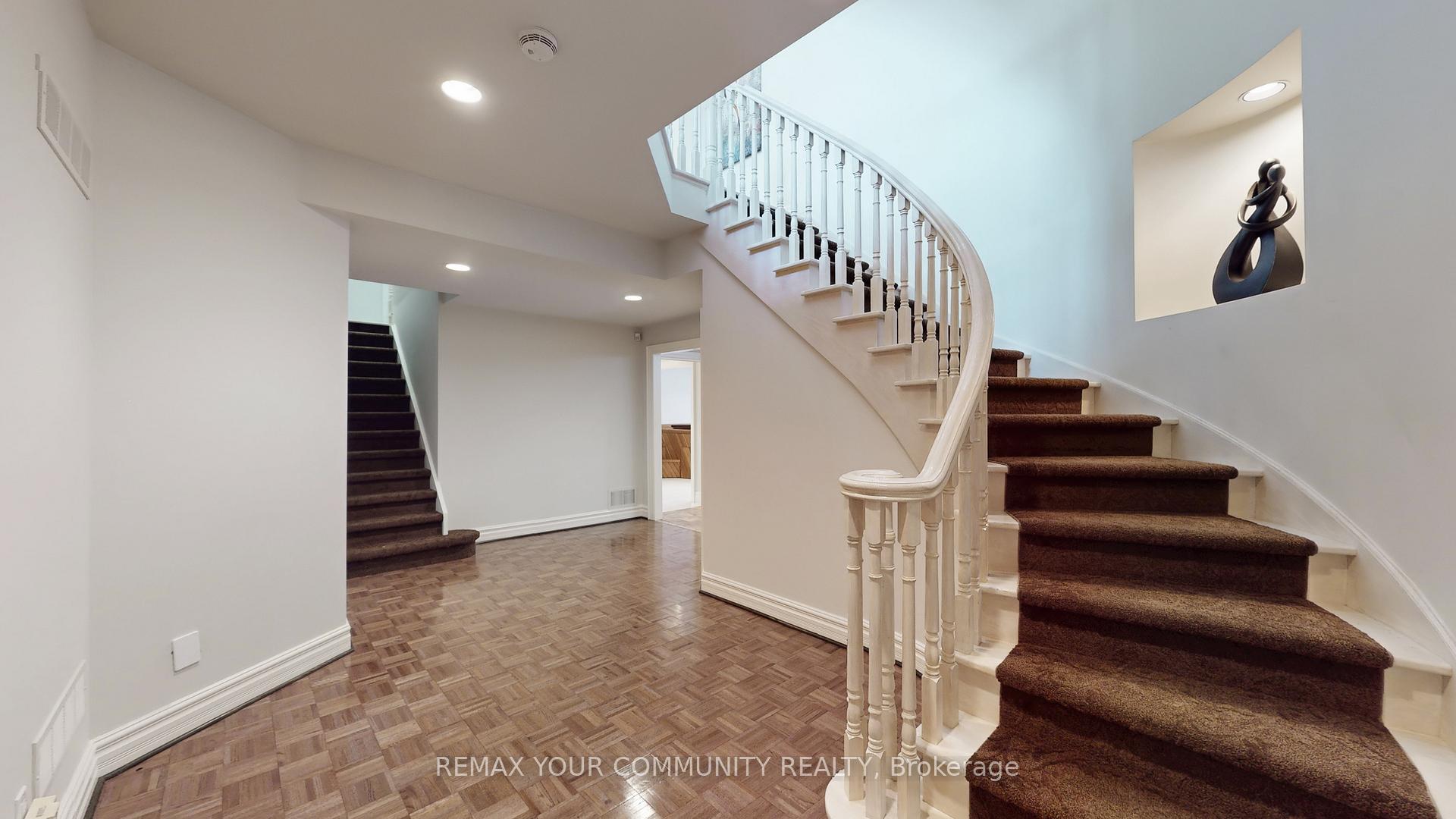 Photo 32 of 22 Valloncliffe Road, Markham, Bayview Glen — HOMEH