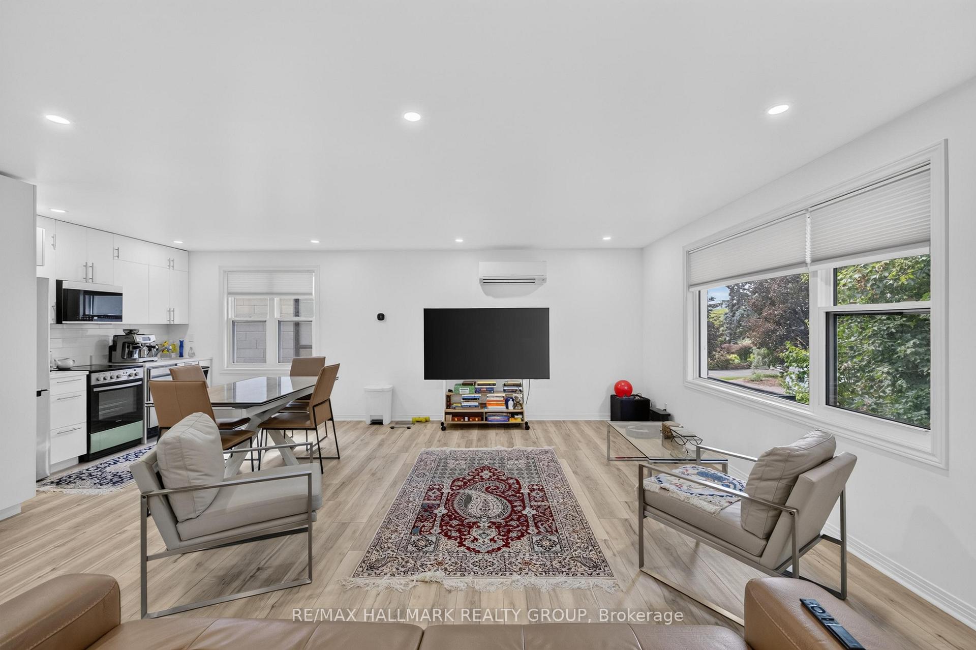 Photo 6 of Unit 2, 297 Royal Avenue, Ottawa, Westboro West — HOMEH