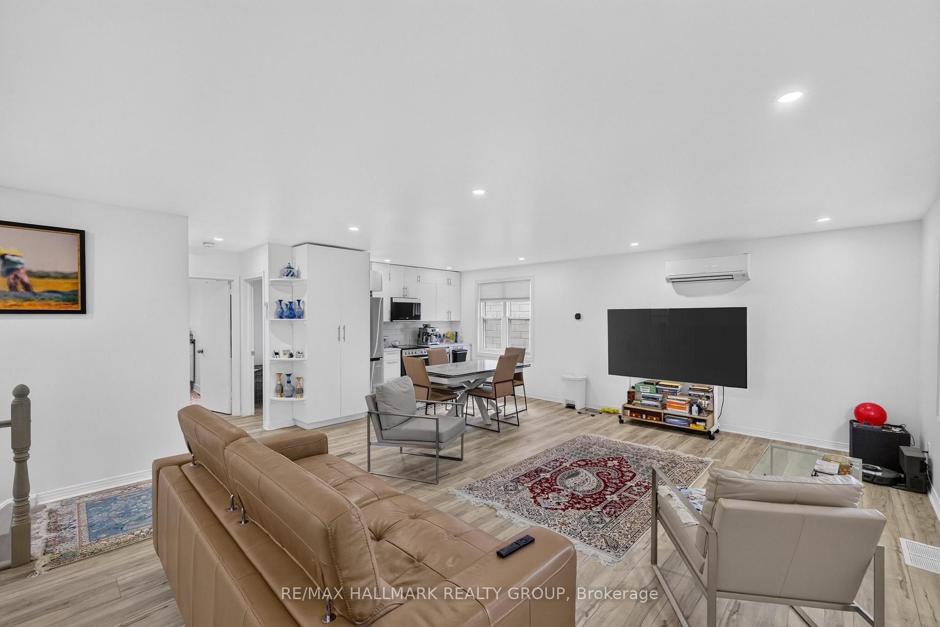 Photo 7 of Unit 2, 297 Royal Avenue, Ottawa, Westboro West — HOMEH