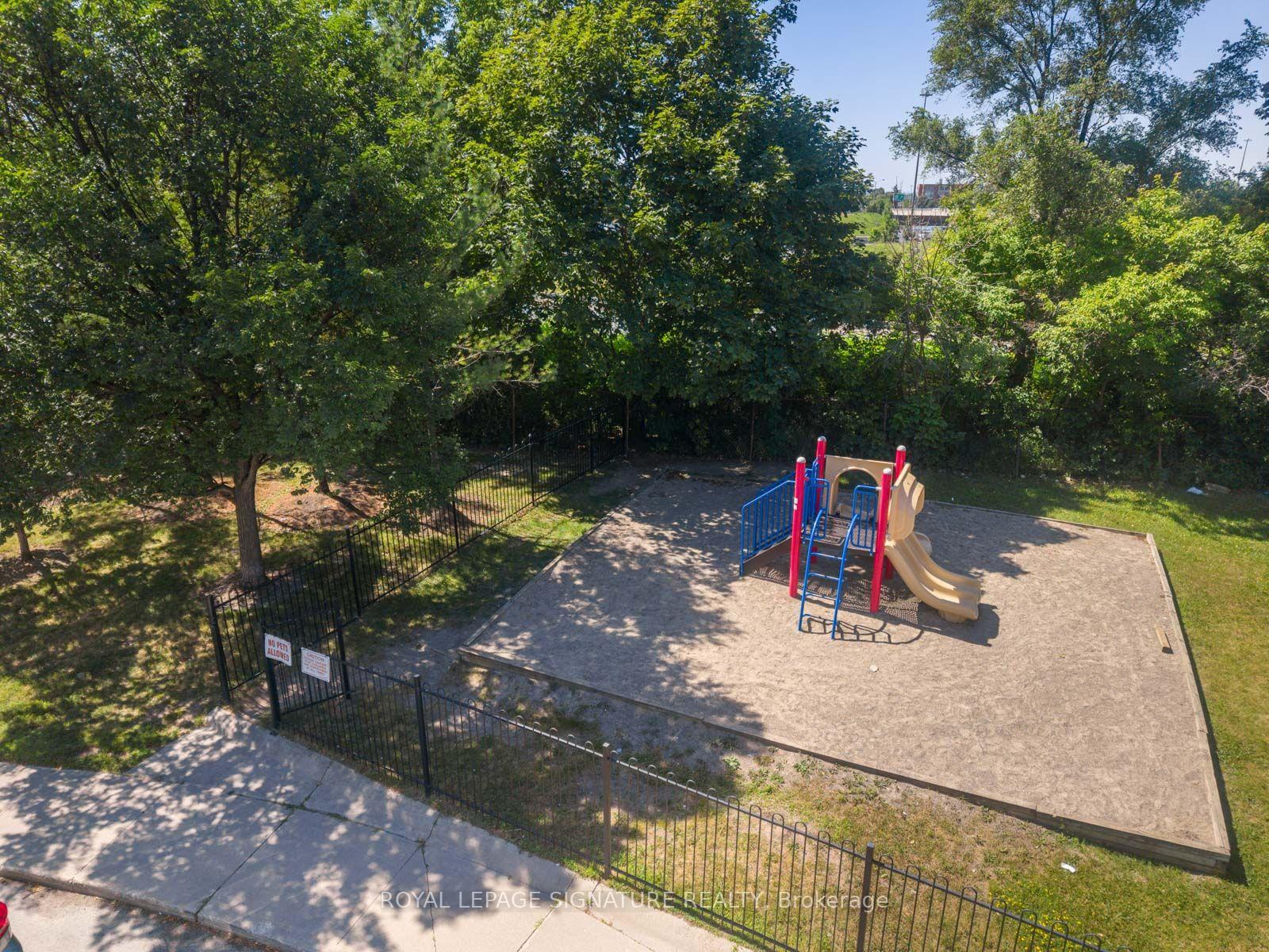 Photo 45 of Unit 2067, 65 George Appleton Way, North York, Downsview-Roding-CFB — HOMEH