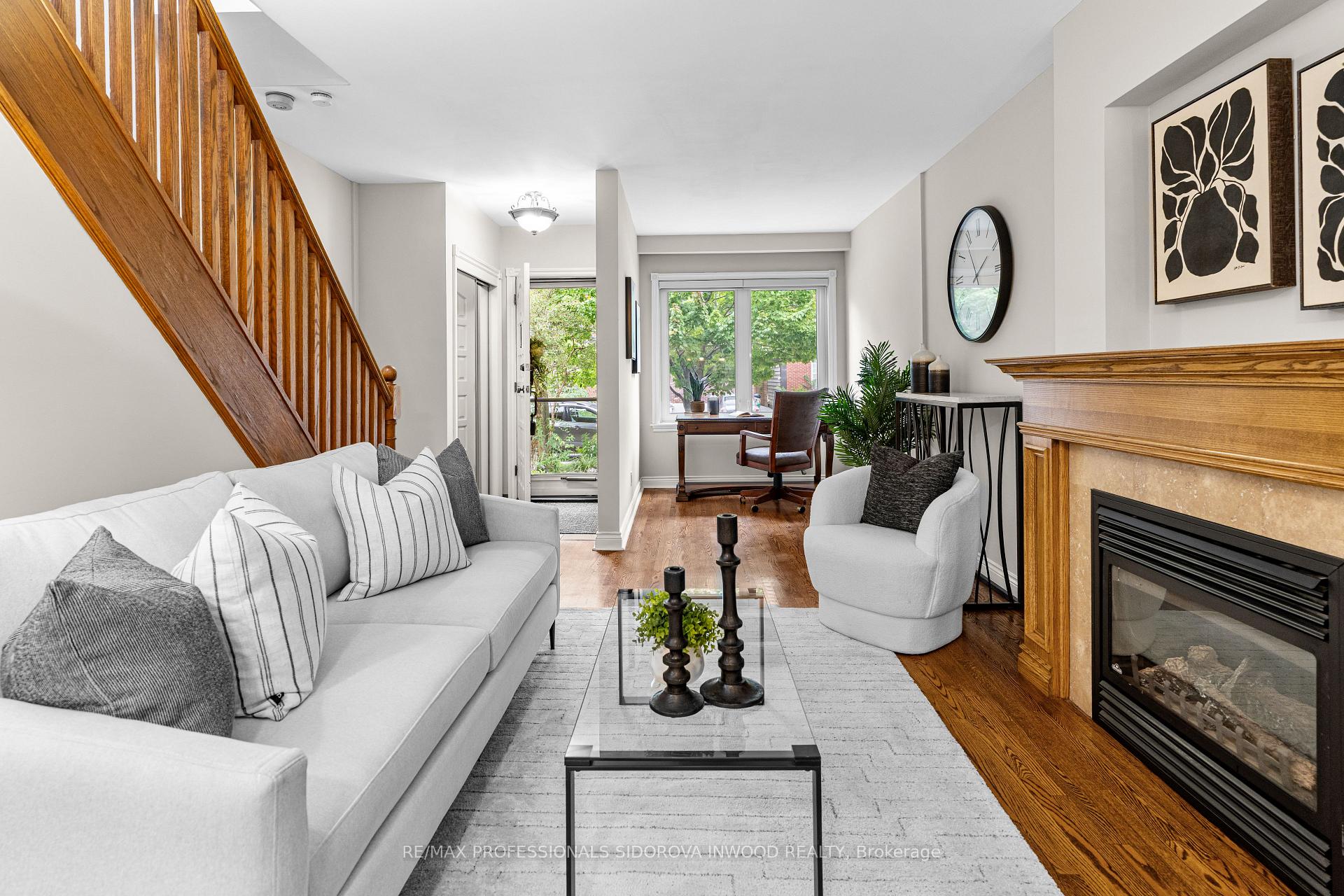 Photo 2 of 19 Harshaw Avenue, Toronto, Lambton Baby Point — HOMEH
