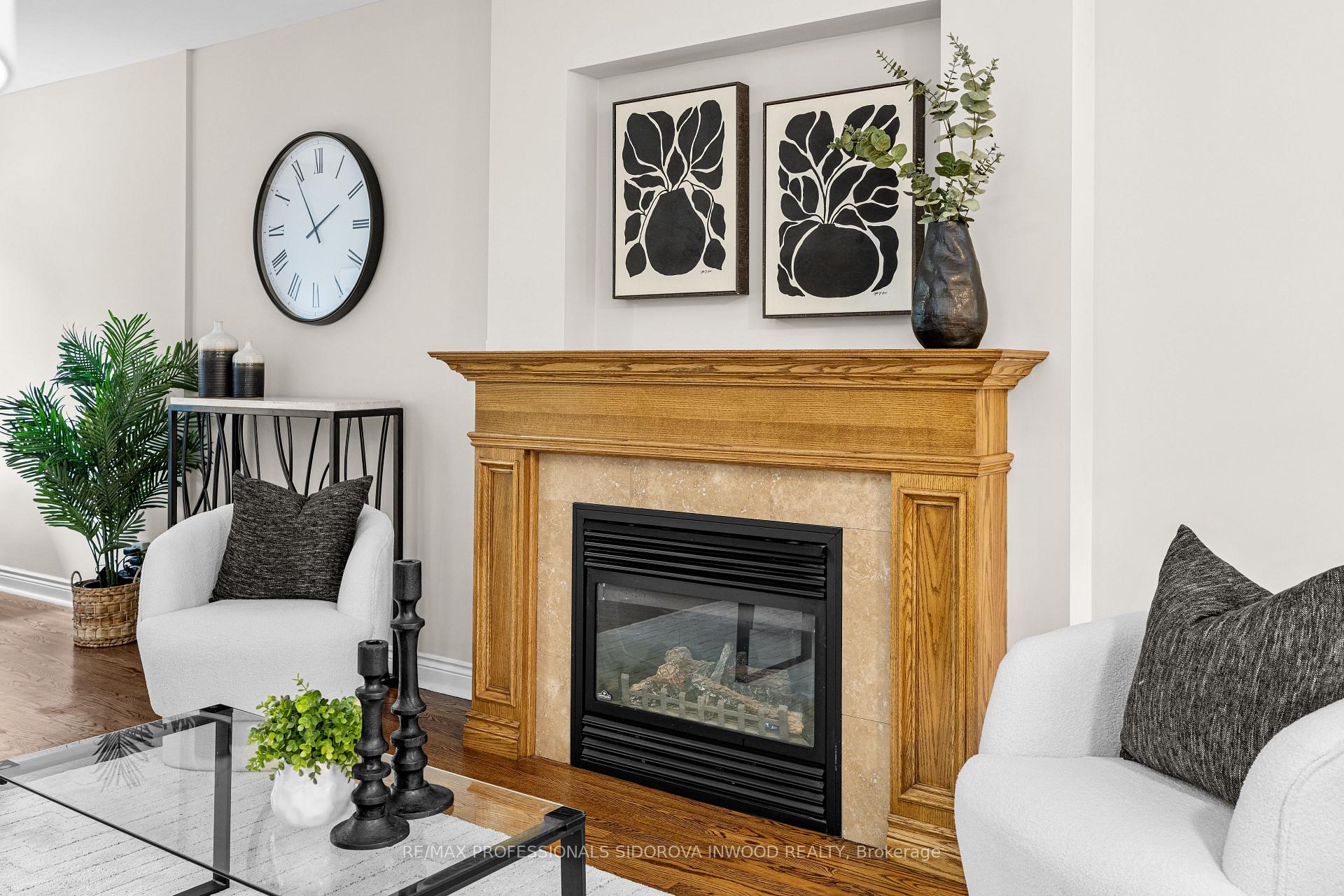 Photo 5 of 19 Harshaw Avenue, Toronto, Lambton Baby Point — HOMEH