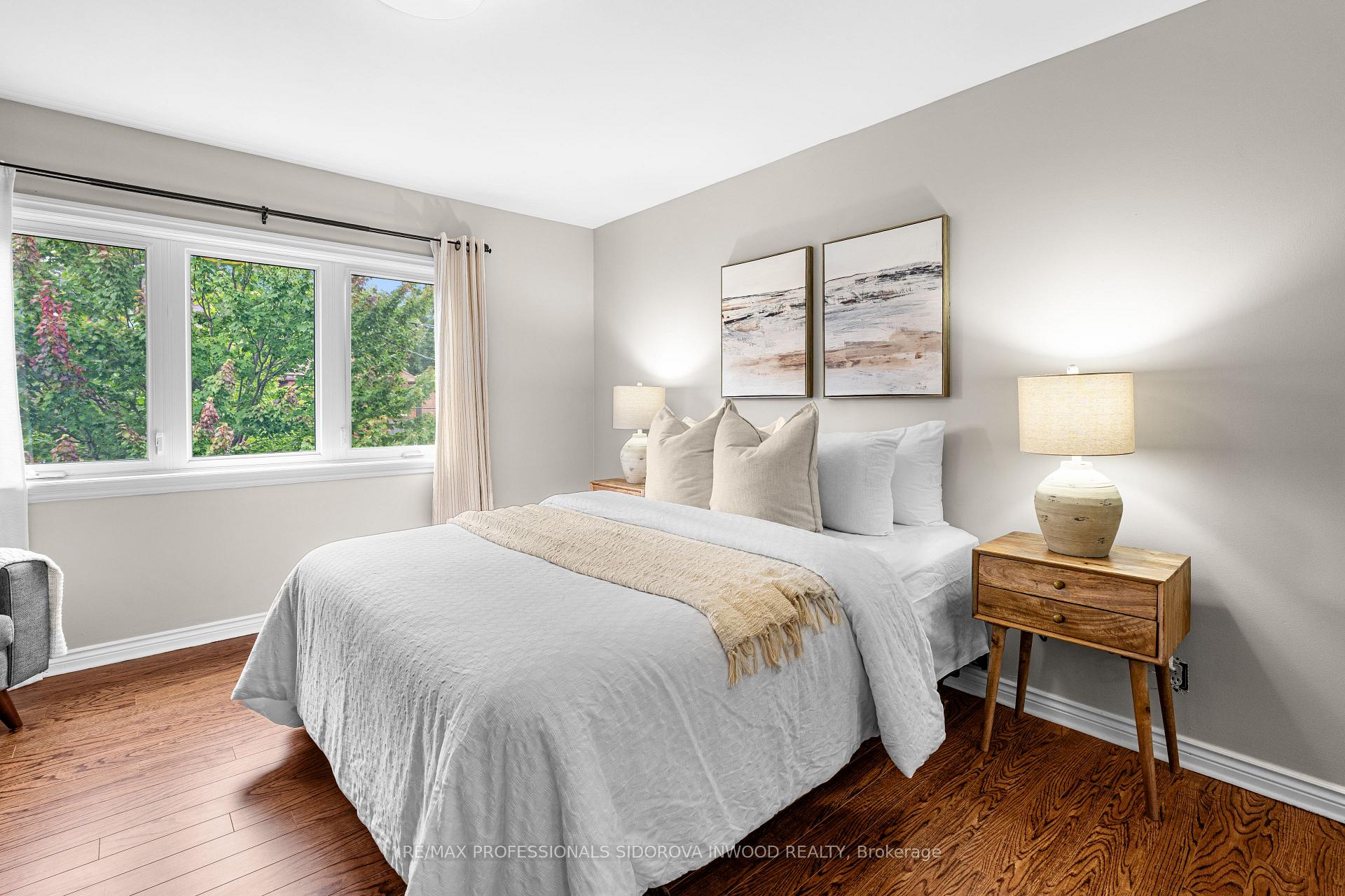 Photo 12 of 19 Harshaw Avenue, Toronto, Lambton Baby Point — HOMEH