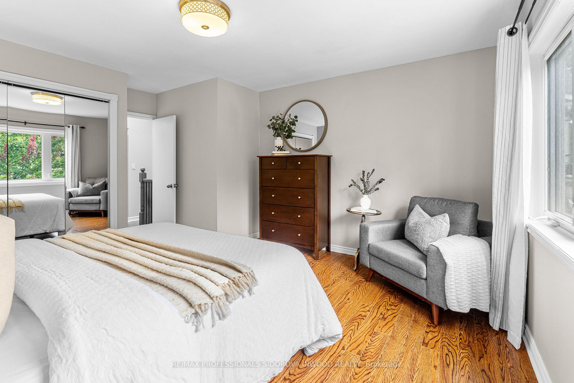 Photo 14 of 19 Harshaw Avenue, Toronto, Lambton Baby Point — HOMEH