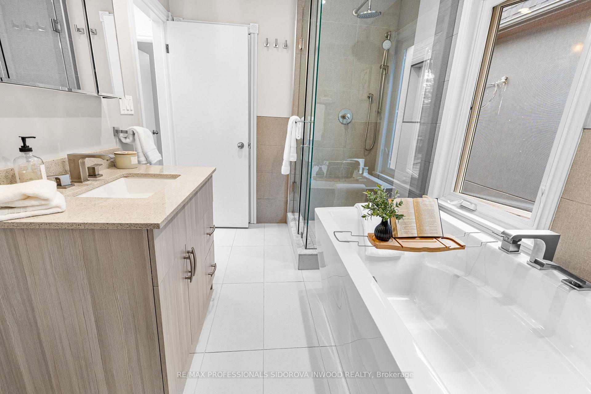Photo 18 of 19 Harshaw Avenue, Toronto, Lambton Baby Point — HOMEH