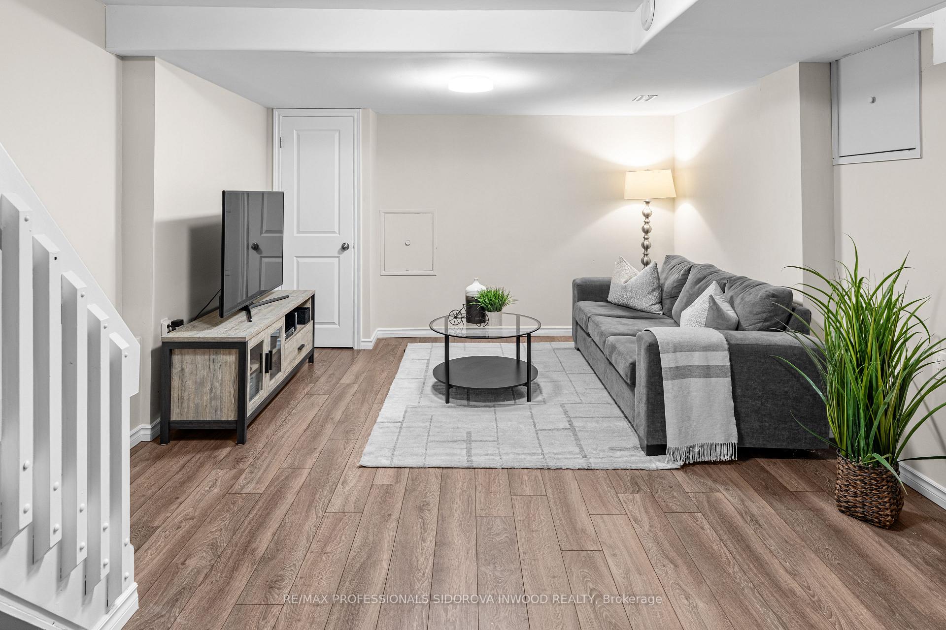 Photo 22 of 19 Harshaw Avenue, Toronto, Lambton Baby Point — HOMEH