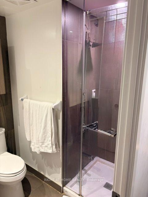 Photo 13 of Unit 2105, 99 Broadway Avenue, Toronto, Mount Pleasant West — HOMEH