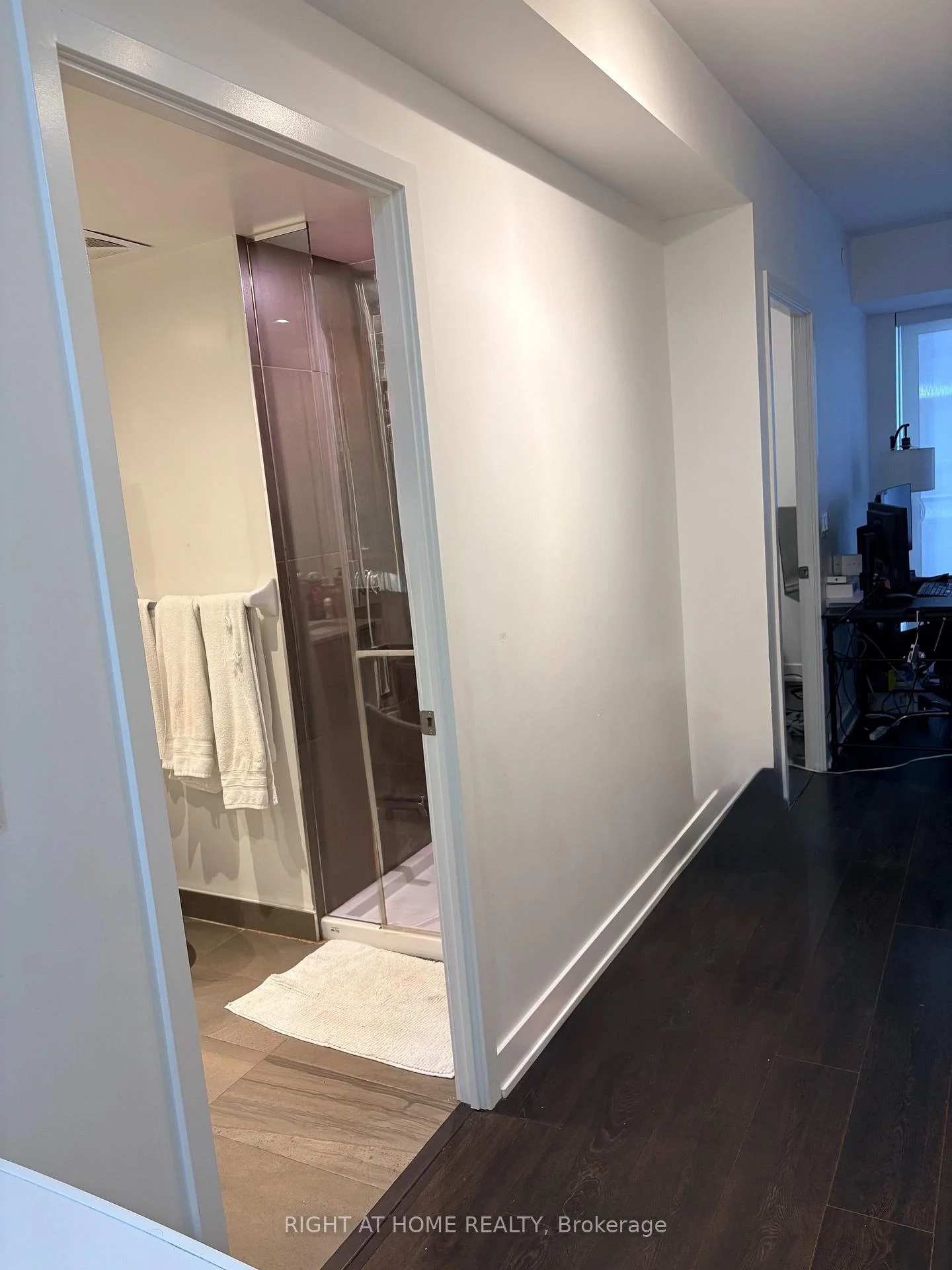 Photo 16 of Unit 2105, 99 Broadway Avenue, Toronto, Mount Pleasant West — HOMEH
