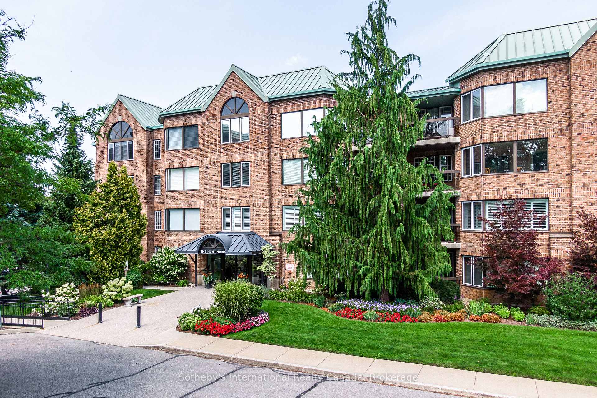 Photo 2 of Unit 401, 30 Front Street, Stratford — HOMEH