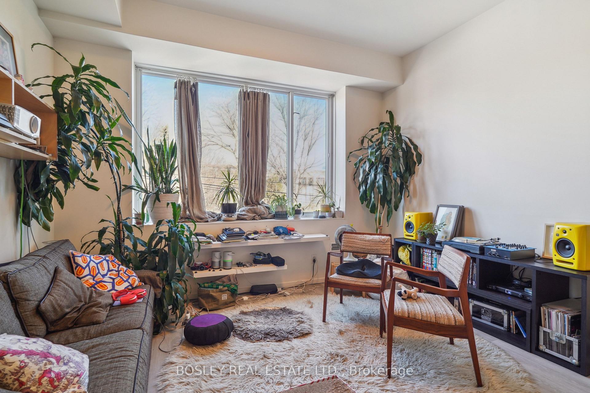 Photo 8 of 890 Queen Street W, Toronto, Trinity-Bellwoods — HOMEH