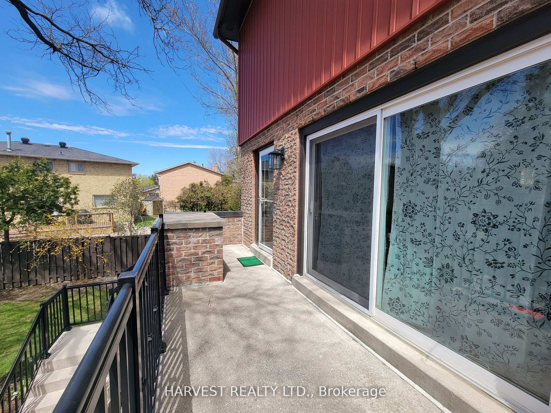 Photo 3 of 55 Ashglen Way, Markham, Unionville — HOMEH