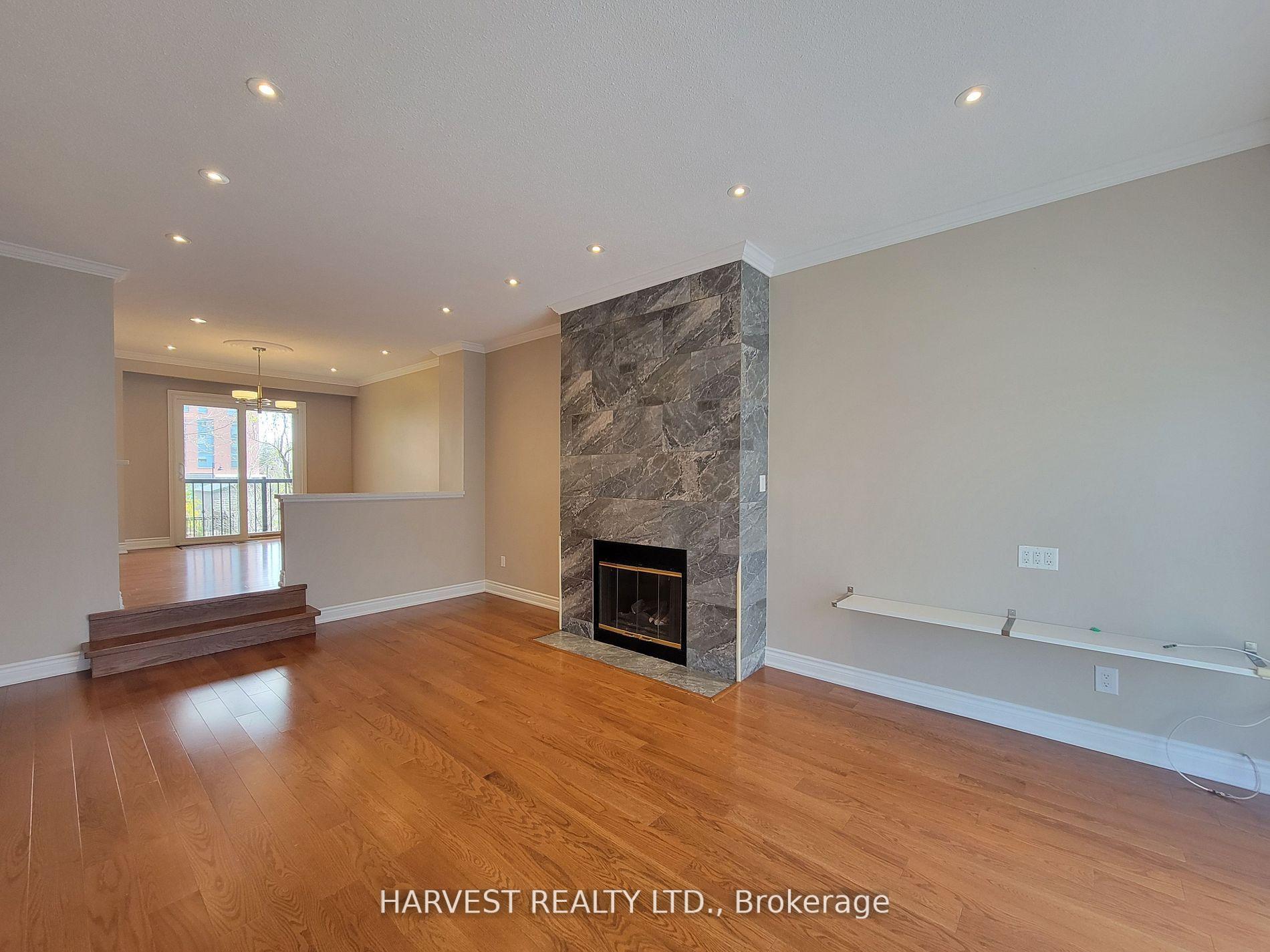 Photo 7 of 55 Ashglen Way, Markham, Unionville — HOMEH