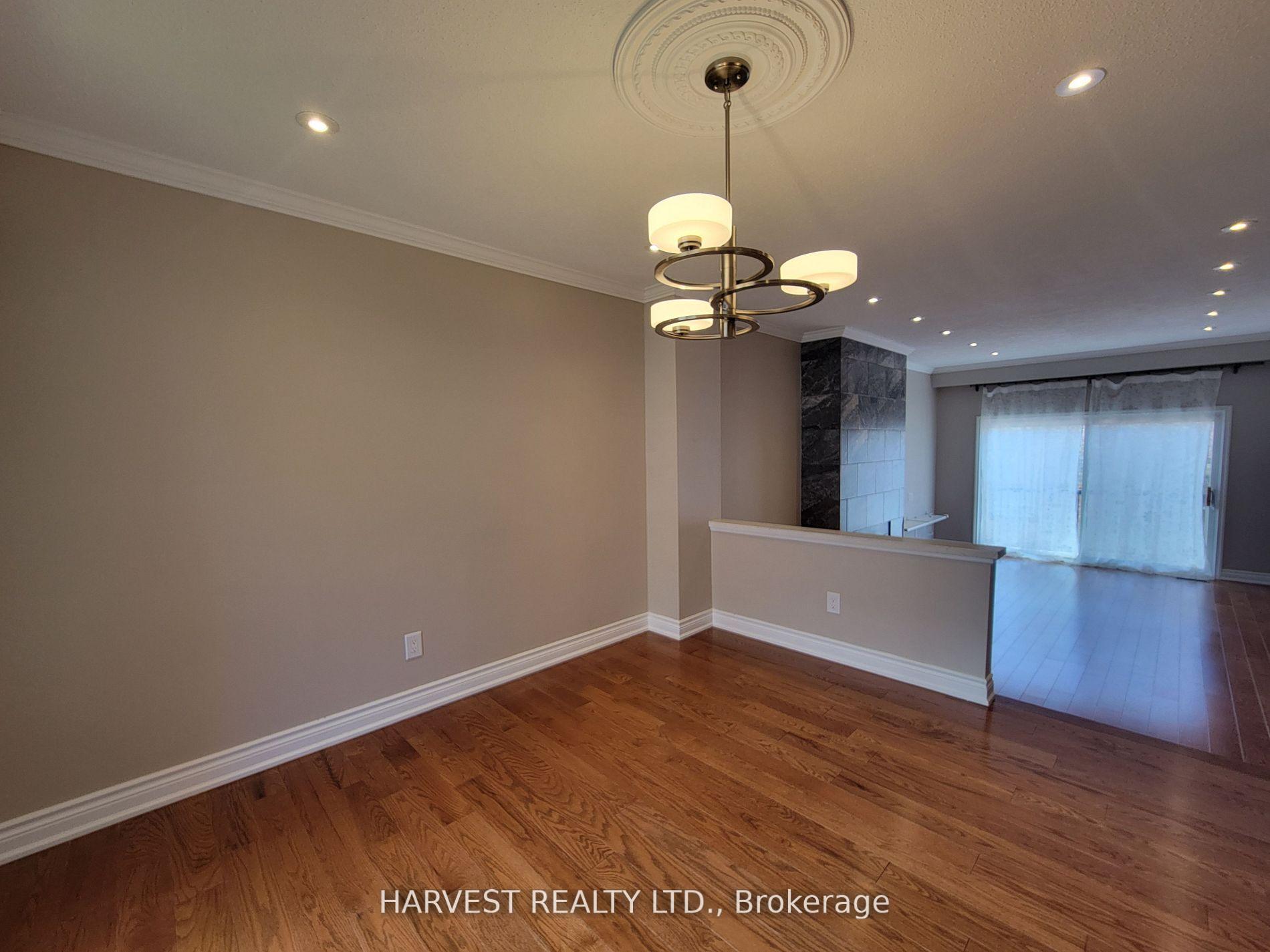 Photo 8 of 55 Ashglen Way, Markham, Unionville — HOMEH