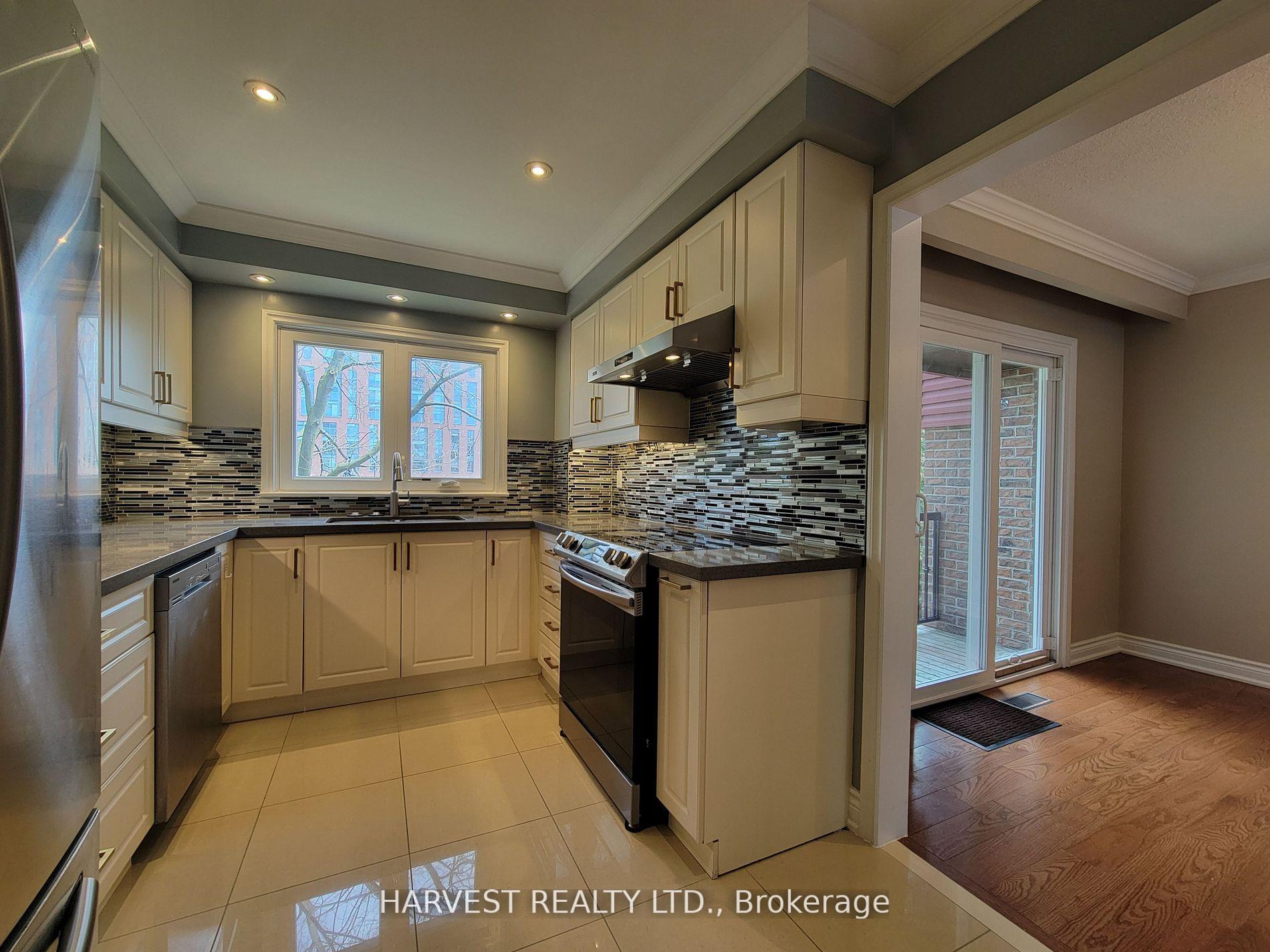 Photo 11 of 55 Ashglen Way, Markham, Unionville — HOMEH