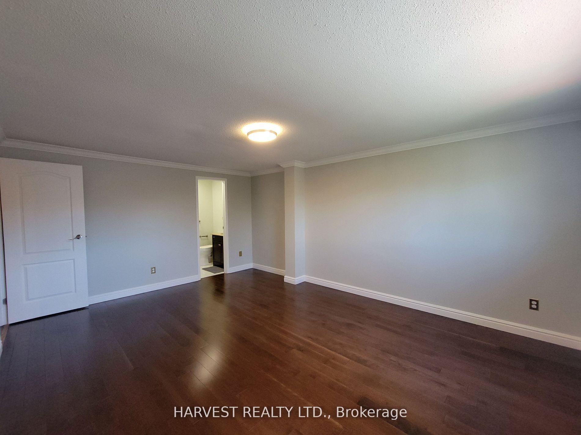 Photo 13 of 55 Ashglen Way, Markham, Unionville — HOMEH