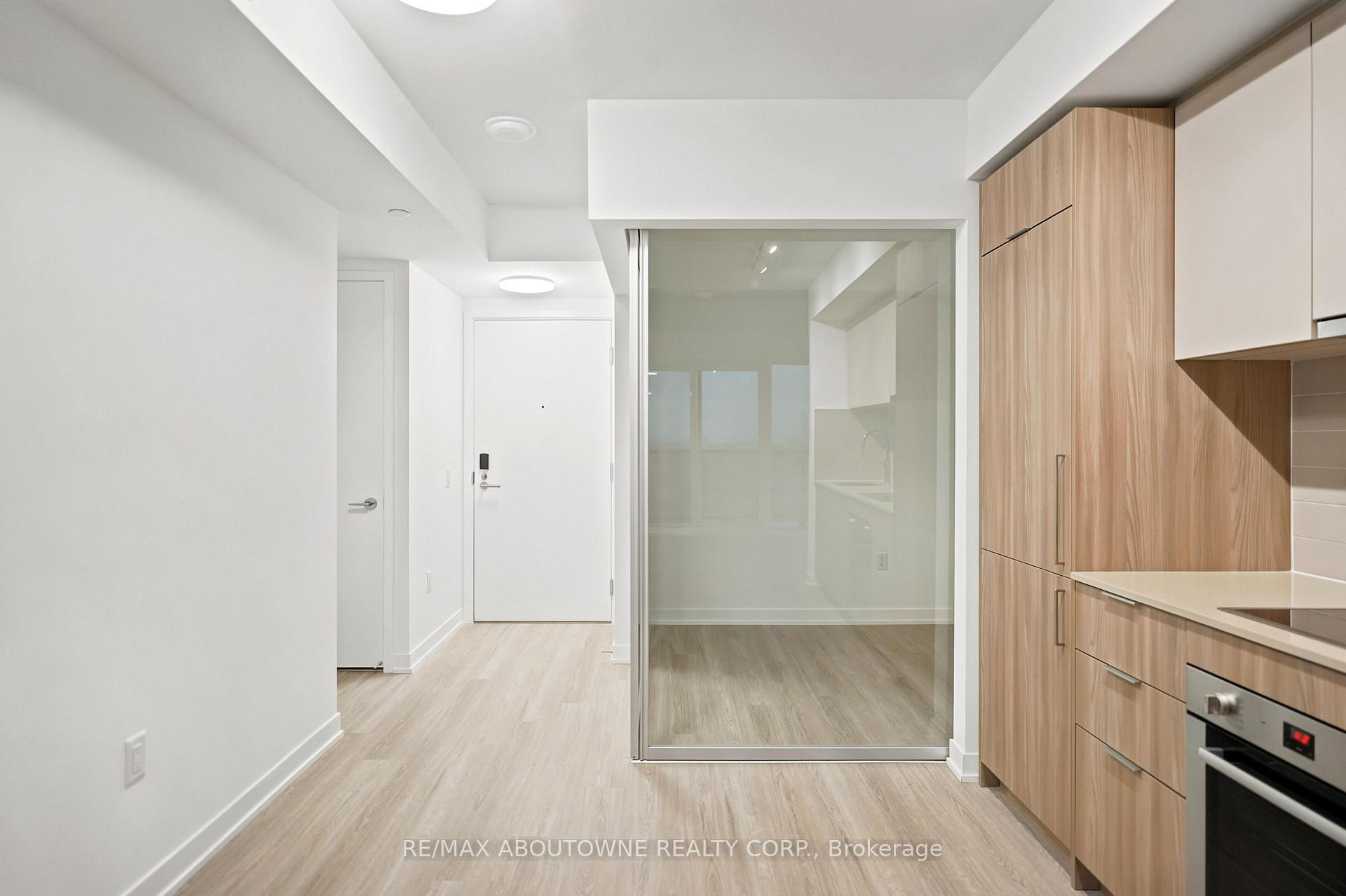 Photo 4 of Unit 2303, 15 David Salomon Drive, Toronto, Flemingdon Park — HOMEH