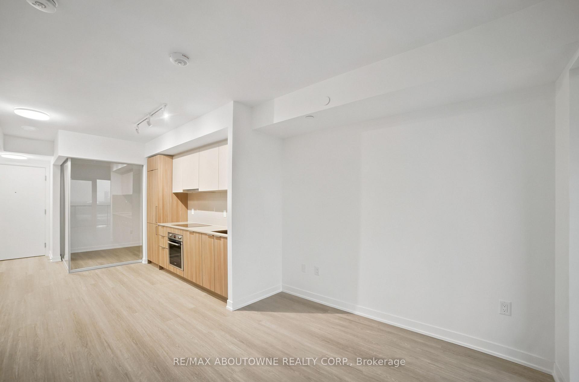 Photo 8 of Unit 2303, 15 David Salomon Drive, Toronto, Flemingdon Park — HOMEH