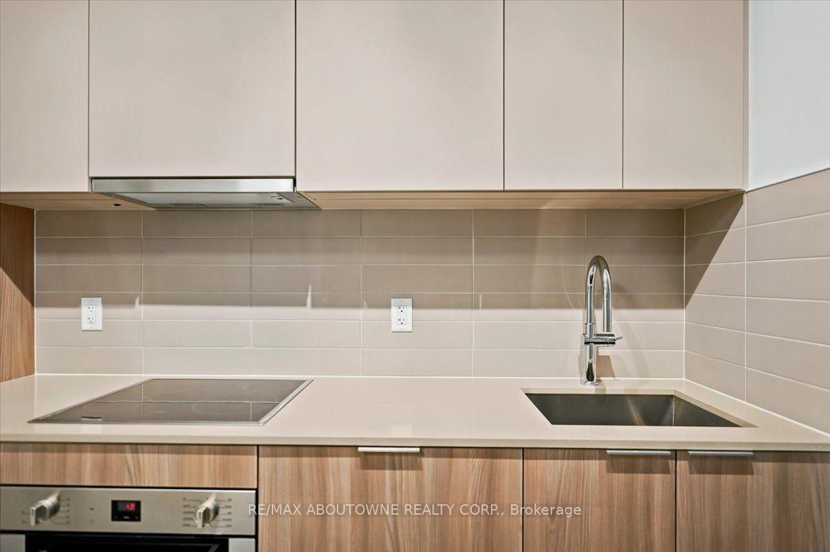 Photo 10 of Unit 2303, 15 David Salomon Drive, Toronto, Flemingdon Park — HOMEH