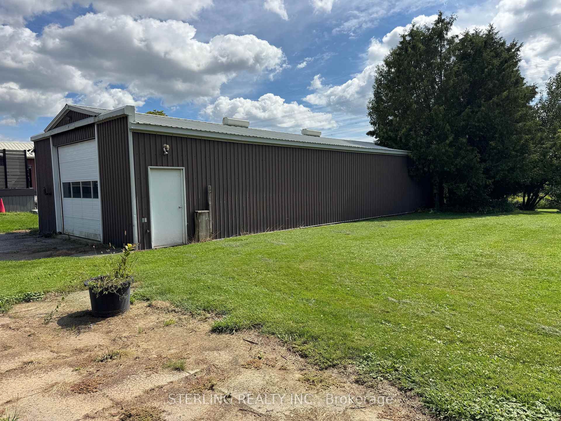 Photo 3 of 817 Jomar Avenue, Pickering, Rural Pickering — HOMEH