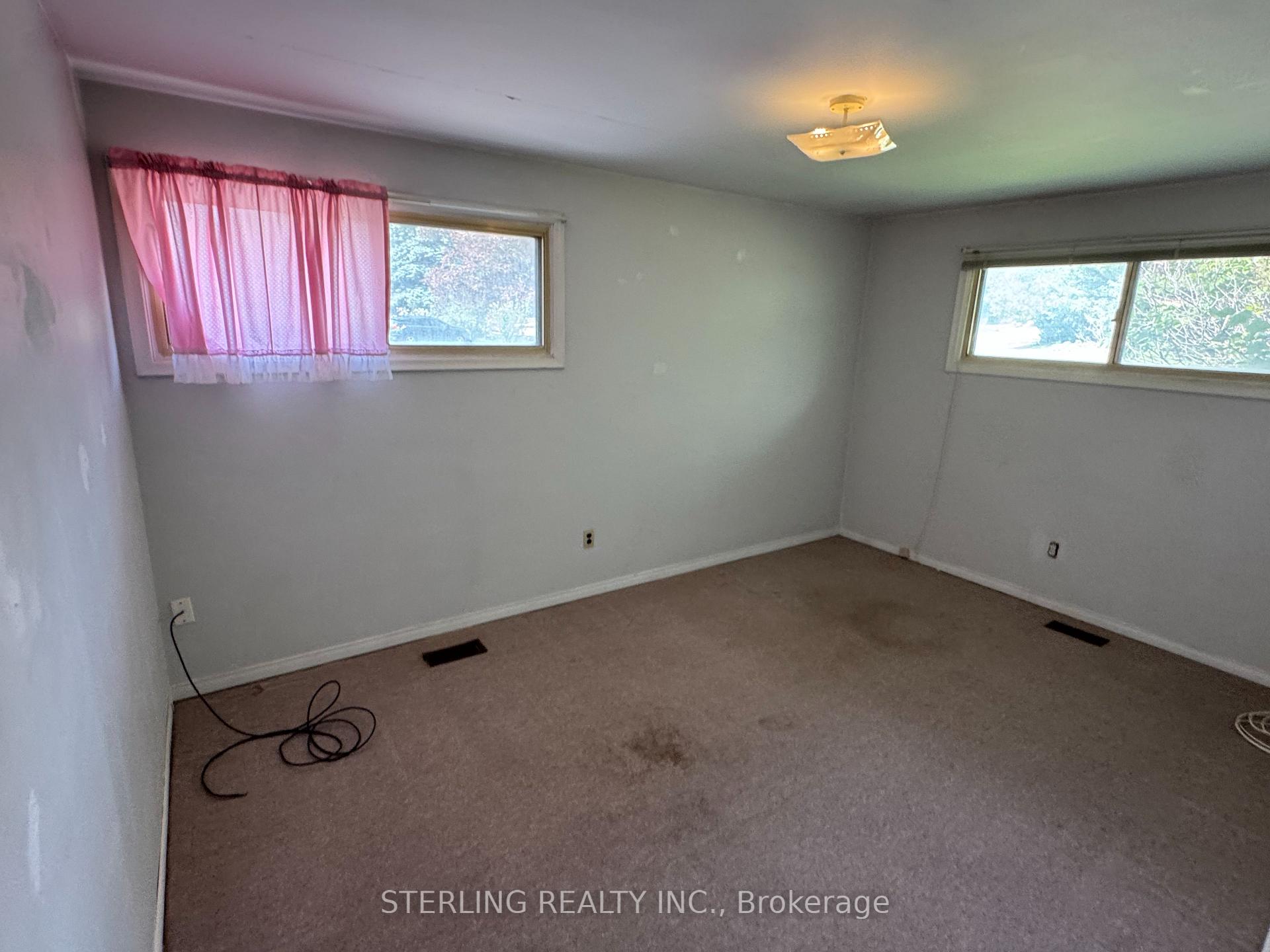 Photo 14 of 817 Jomar Avenue, Pickering, Rural Pickering — HOMEH