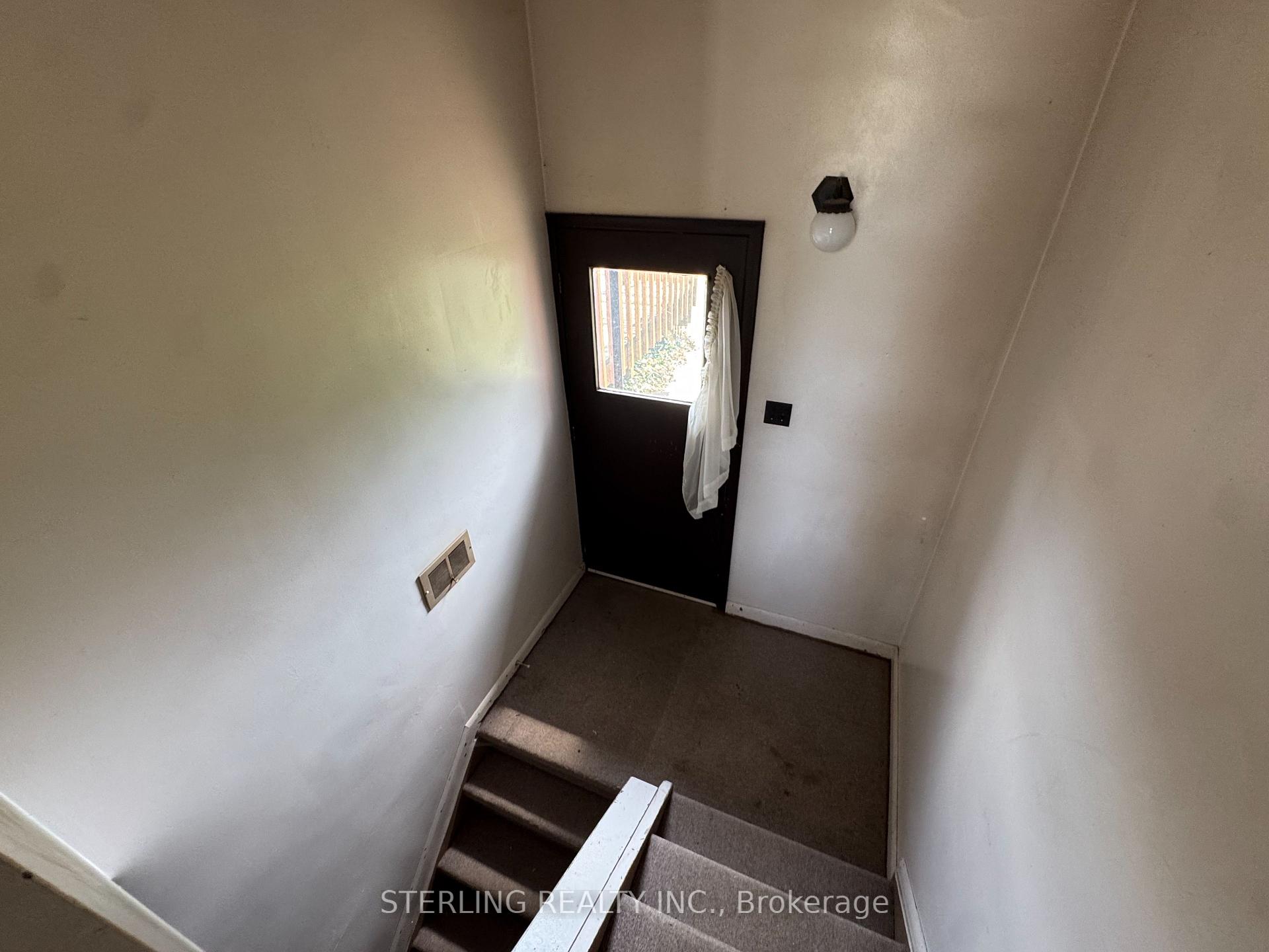Photo 15 of 817 Jomar Avenue, Pickering, Rural Pickering — HOMEH