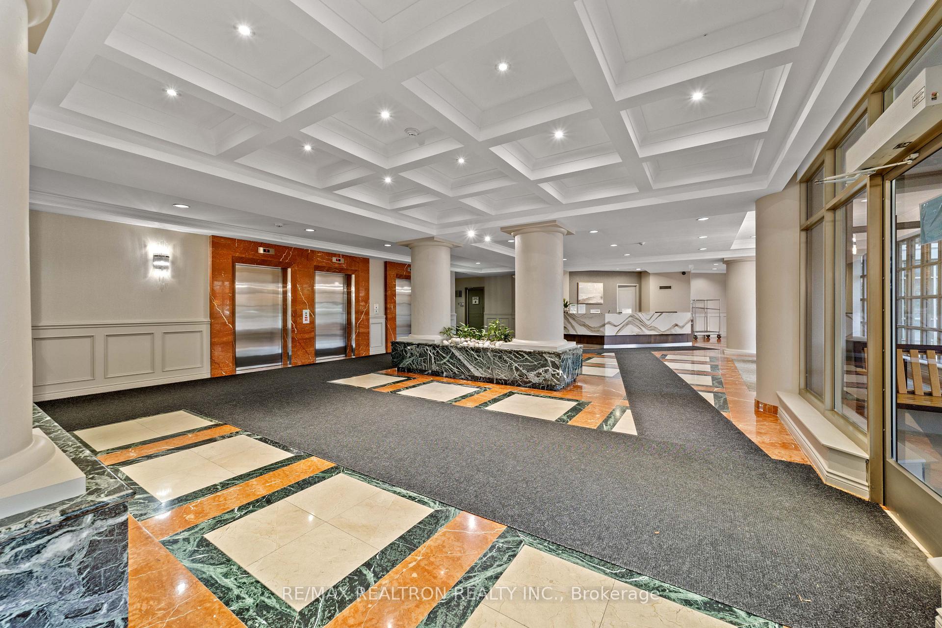 Photo 3 of Unit 312, 11 Townsgate Drive, Vaughan, Crestwood-Springfarm-Yorkhill — HOMEH