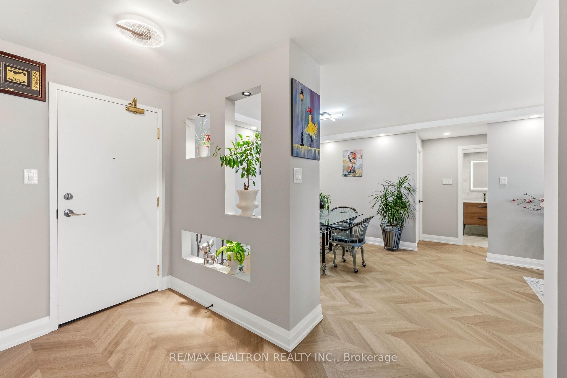 Photo 7 of Unit 312, 11 Townsgate Drive, Vaughan, Crestwood-Springfarm-Yorkhill — HOMEH