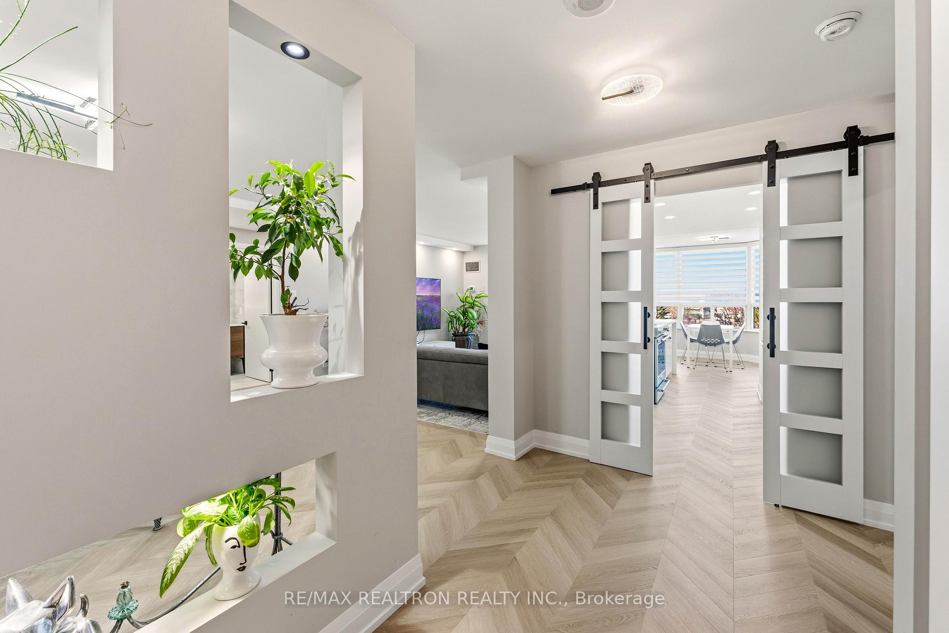 Photo 9 of Unit 312, 11 Townsgate Drive, Vaughan, Crestwood-Springfarm-Yorkhill — HOMEH