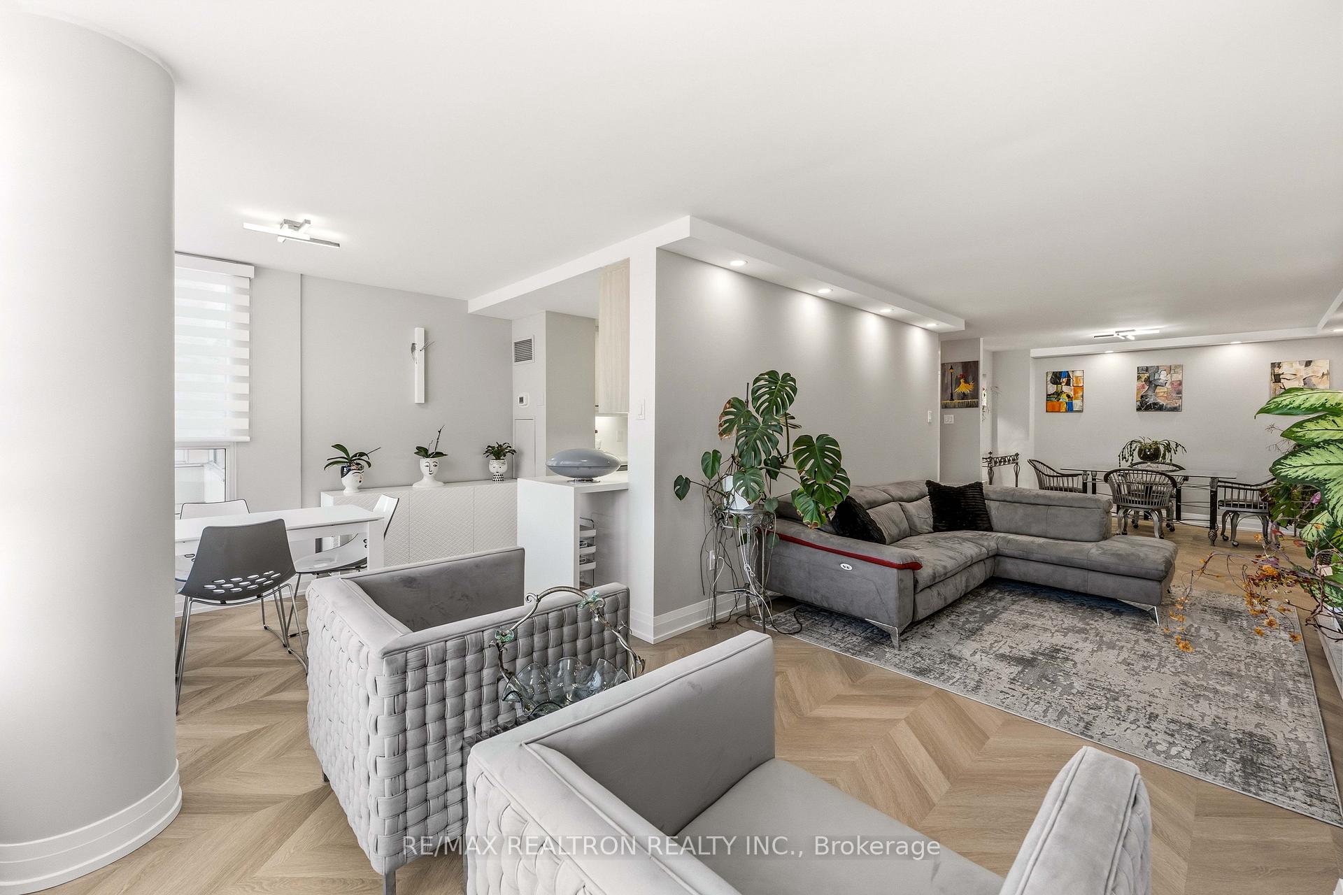 Photo 23 of Unit 312, 11 Townsgate Drive, Vaughan, Crestwood-Springfarm-Yorkhill — HOMEH