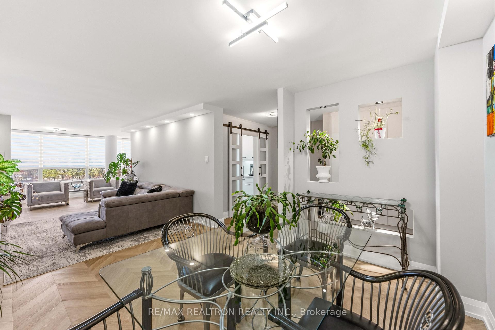 Photo 25 of Unit 312, 11 Townsgate Drive, Vaughan, Crestwood-Springfarm-Yorkhill — HOMEH