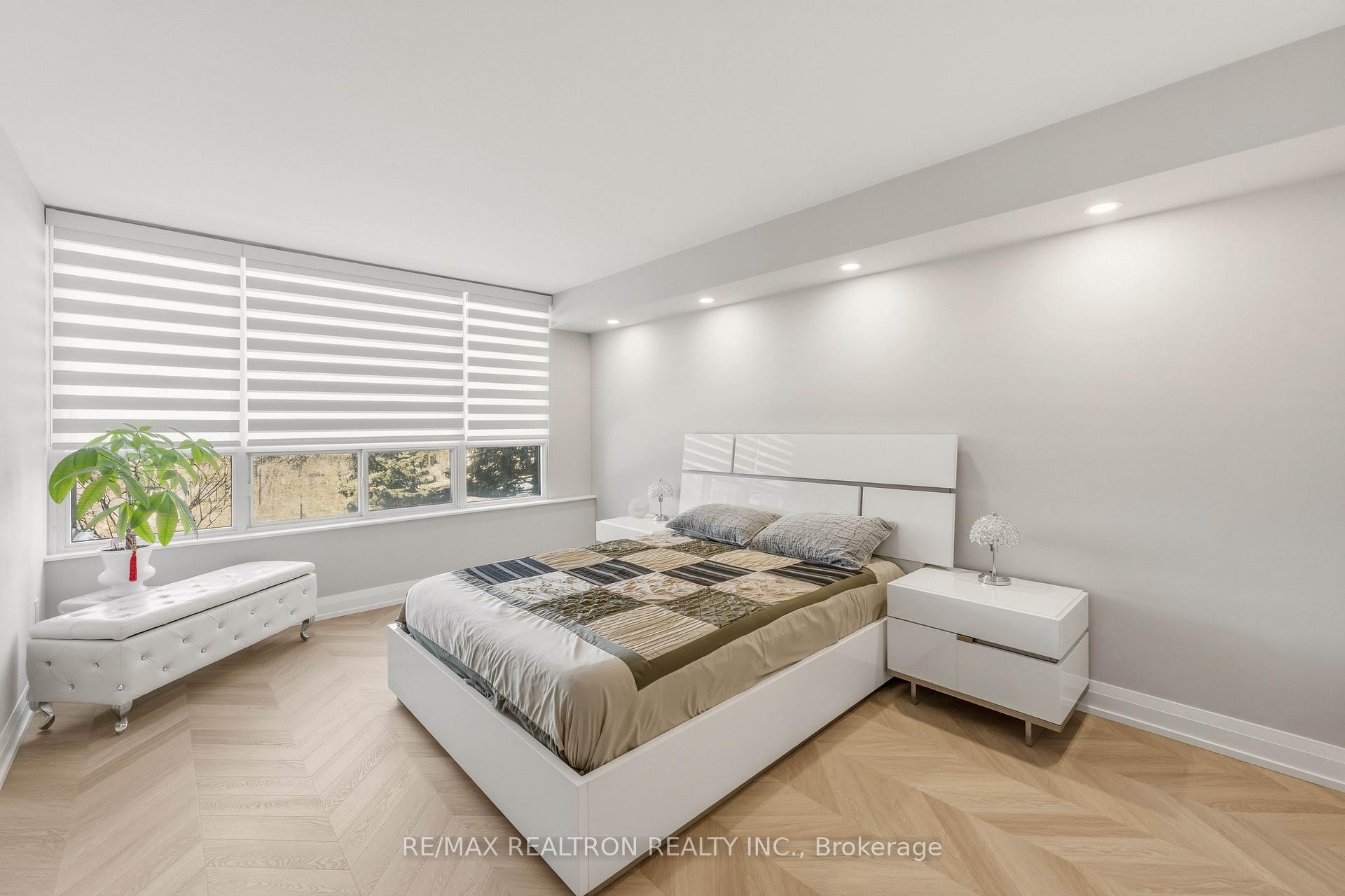 Photo 28 of Unit 312, 11 Townsgate Drive, Vaughan, Crestwood-Springfarm-Yorkhill — HOMEH