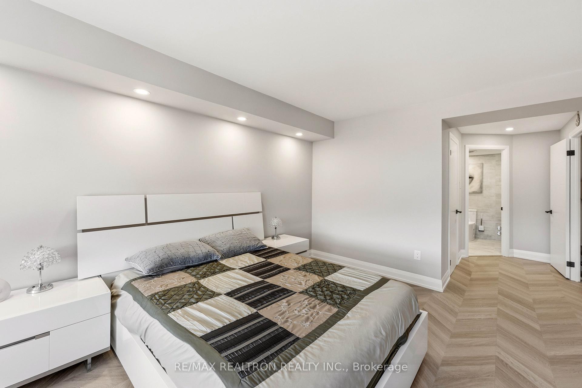 Photo 30 of Unit 312, 11 Townsgate Drive, Vaughan, Crestwood-Springfarm-Yorkhill — HOMEH