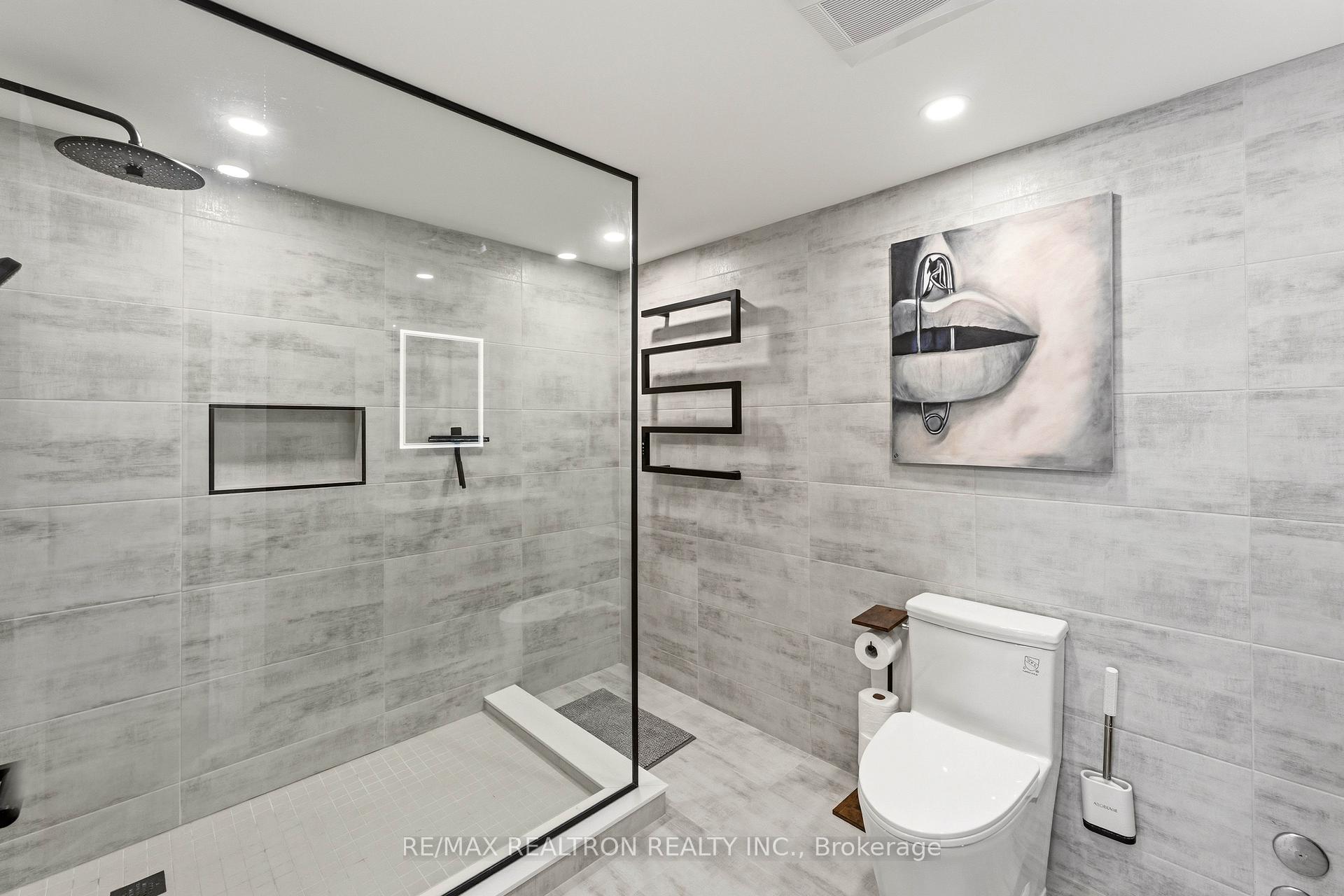 Photo 32 of Unit 312, 11 Townsgate Drive, Vaughan, Crestwood-Springfarm-Yorkhill — HOMEH