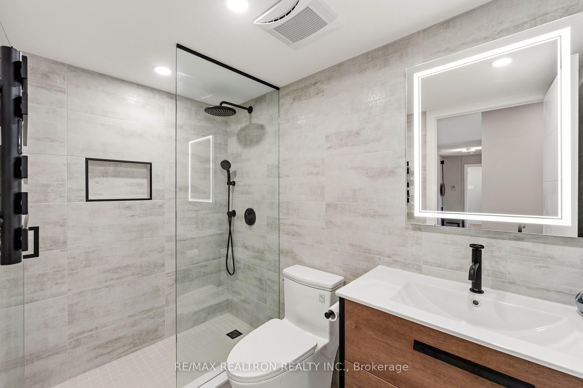 Photo 37 of Unit 312, 11 Townsgate Drive, Vaughan, Crestwood-Springfarm-Yorkhill — HOMEH