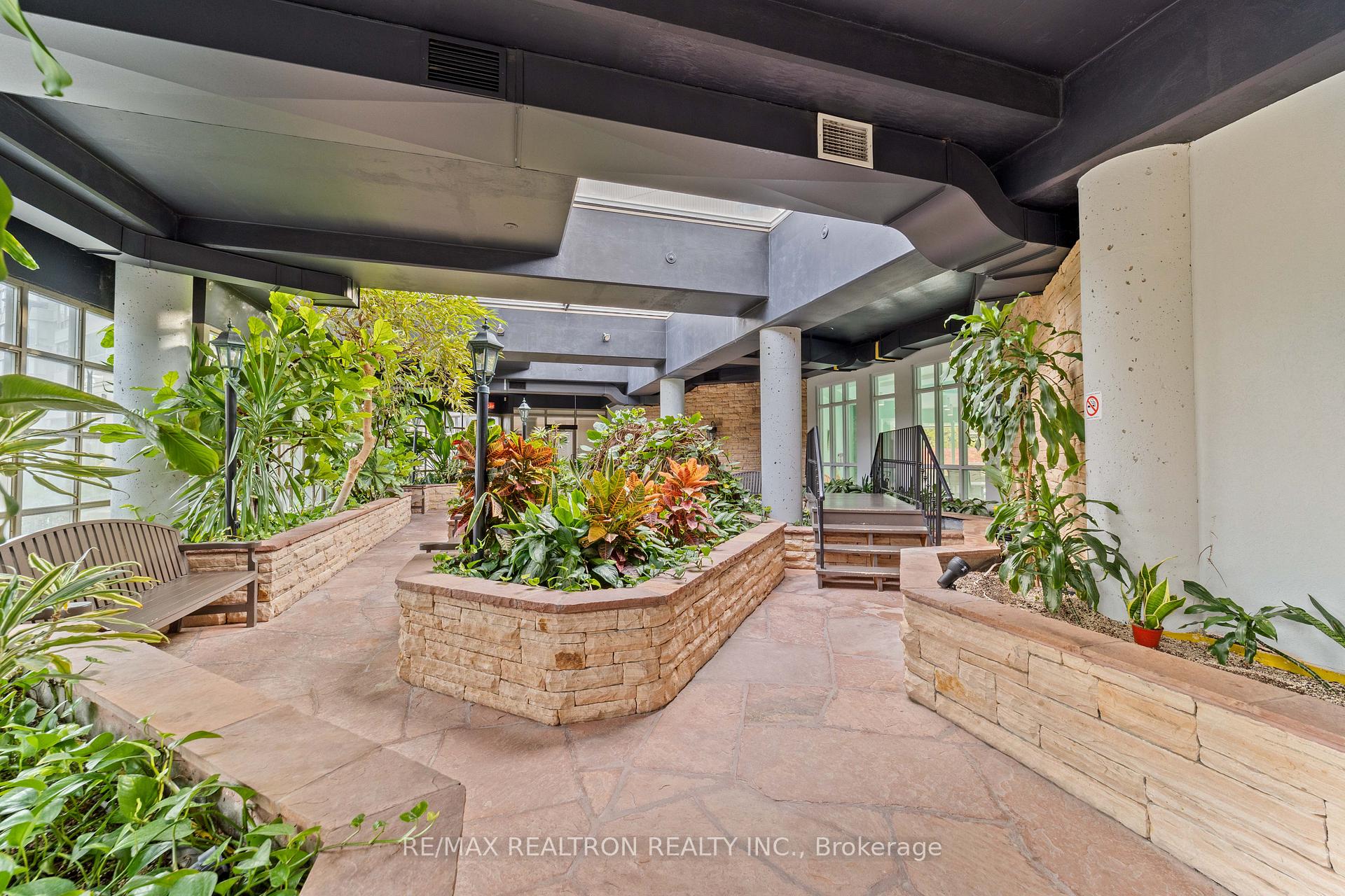 Photo 41 of Unit 312, 11 Townsgate Drive, Vaughan, Crestwood-Springfarm-Yorkhill — HOMEH