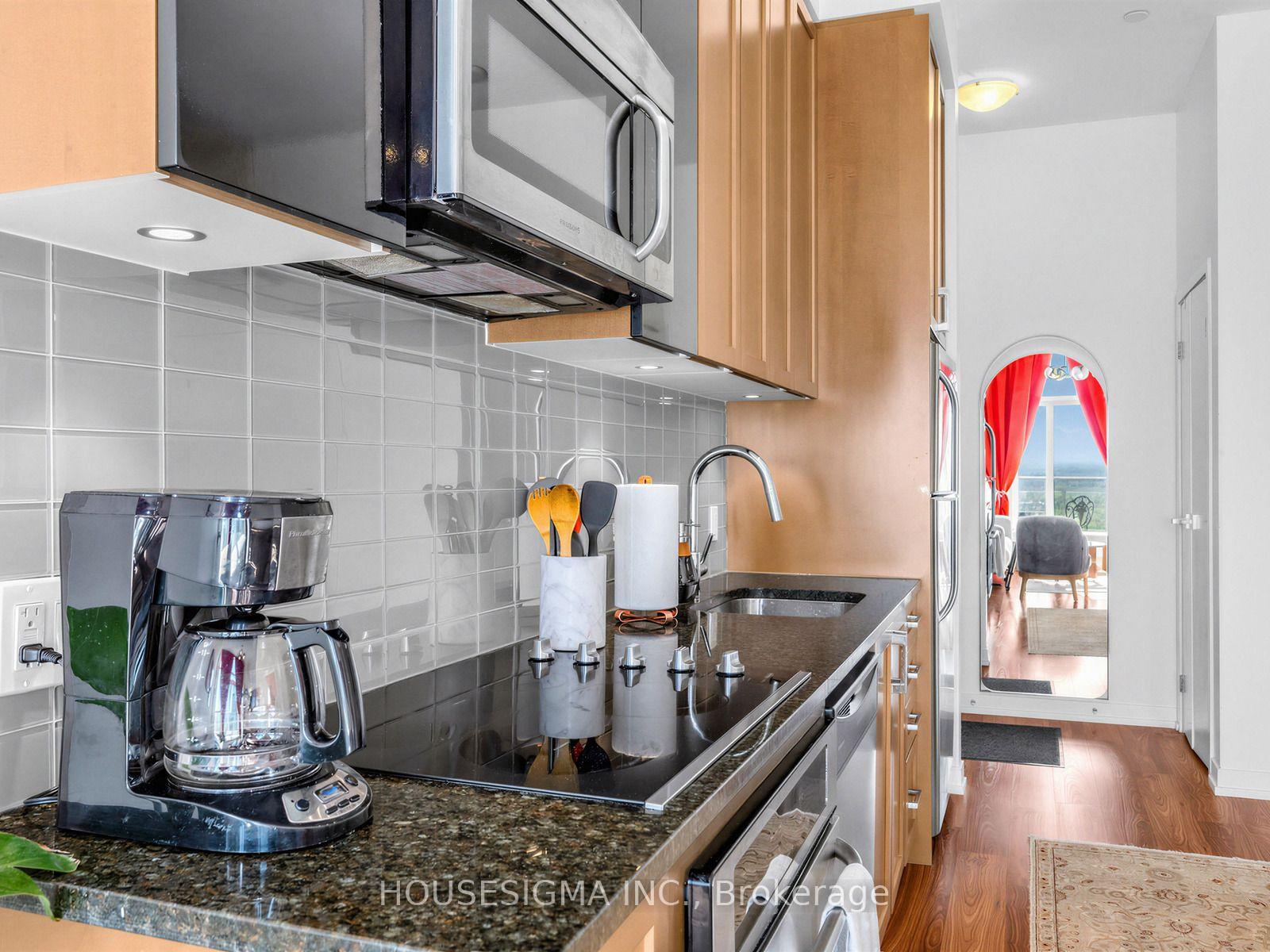 Photo 9 of Unit 3601, 89 Dunfield Avenue, Toronto, Mount Pleasant West — HOMEH