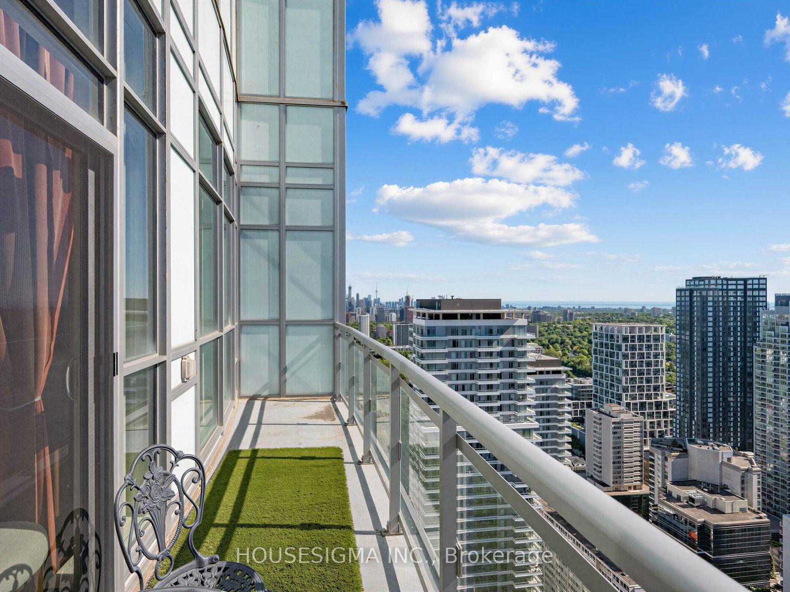 Photo 22 of Unit 3601, 89 Dunfield Avenue, Toronto, Mount Pleasant West — HOMEH