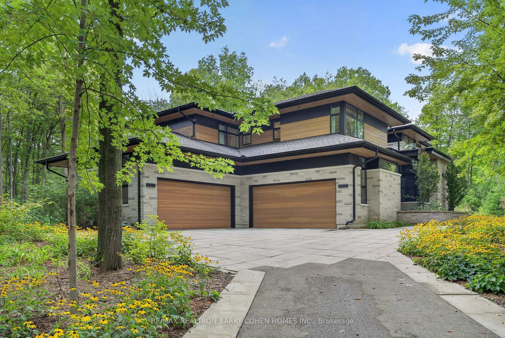 Photo 2 of 10 Trailwood Crescent, Richmond Hill, Rural Richmond Hill — HOMEH