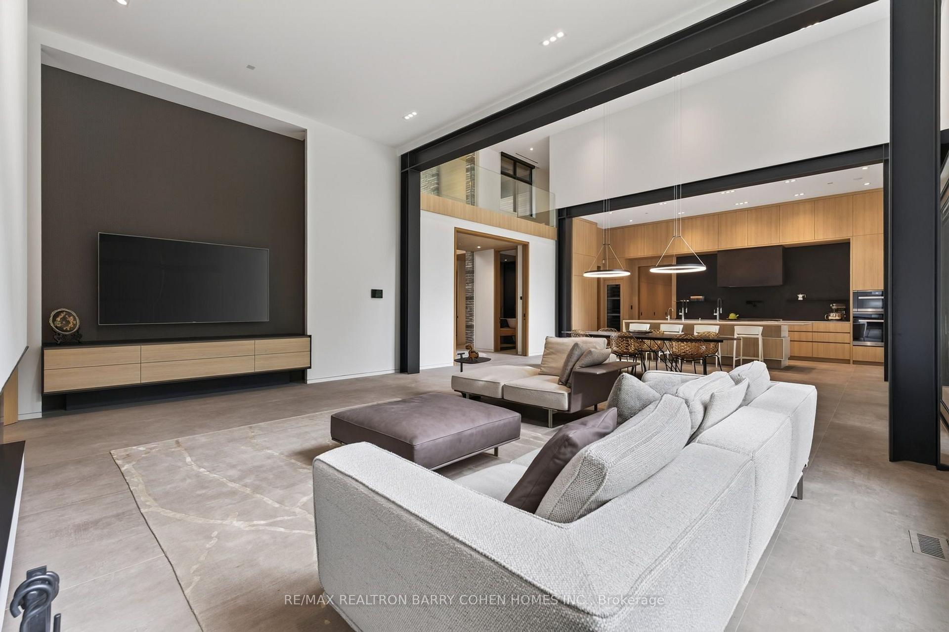 Photo 10 of 10 Trailwood Crescent, Richmond Hill, Rural Richmond Hill — HOMEH