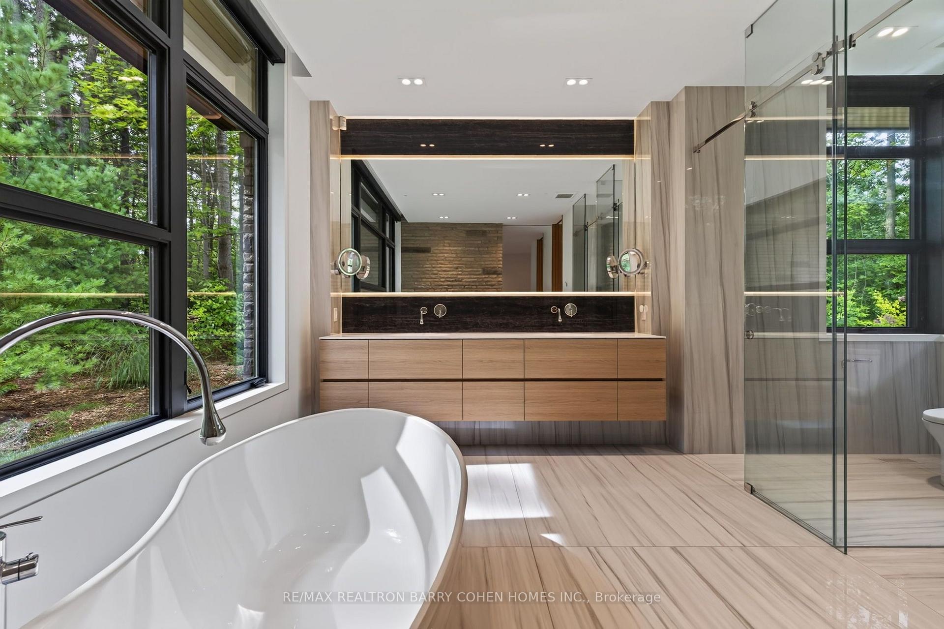 Photo 19 of 10 Trailwood Crescent, Richmond Hill, Rural Richmond Hill — HOMEH