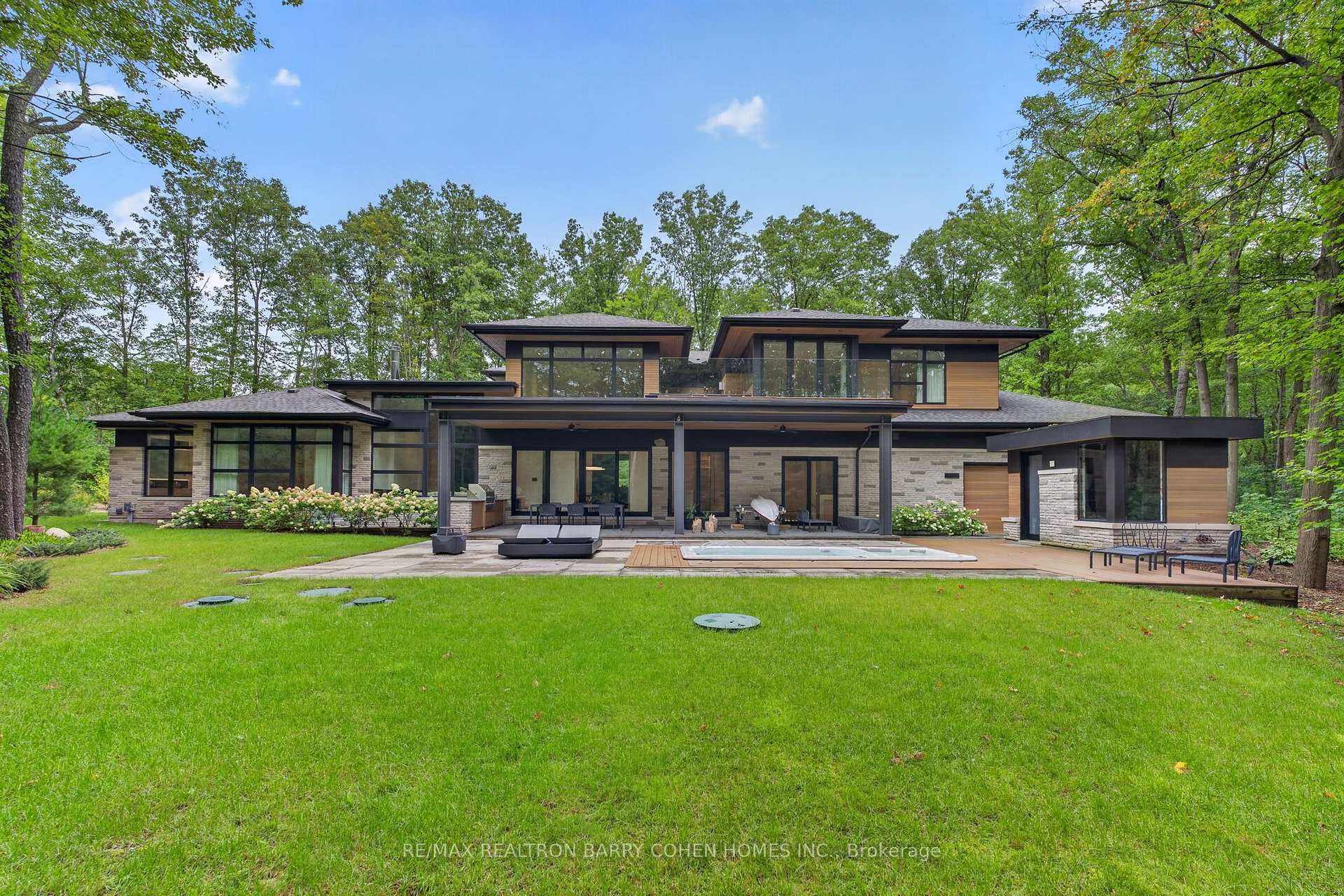 Photo 51 of 10 Trailwood Crescent, Richmond Hill, Rural Richmond Hill — HOMEH