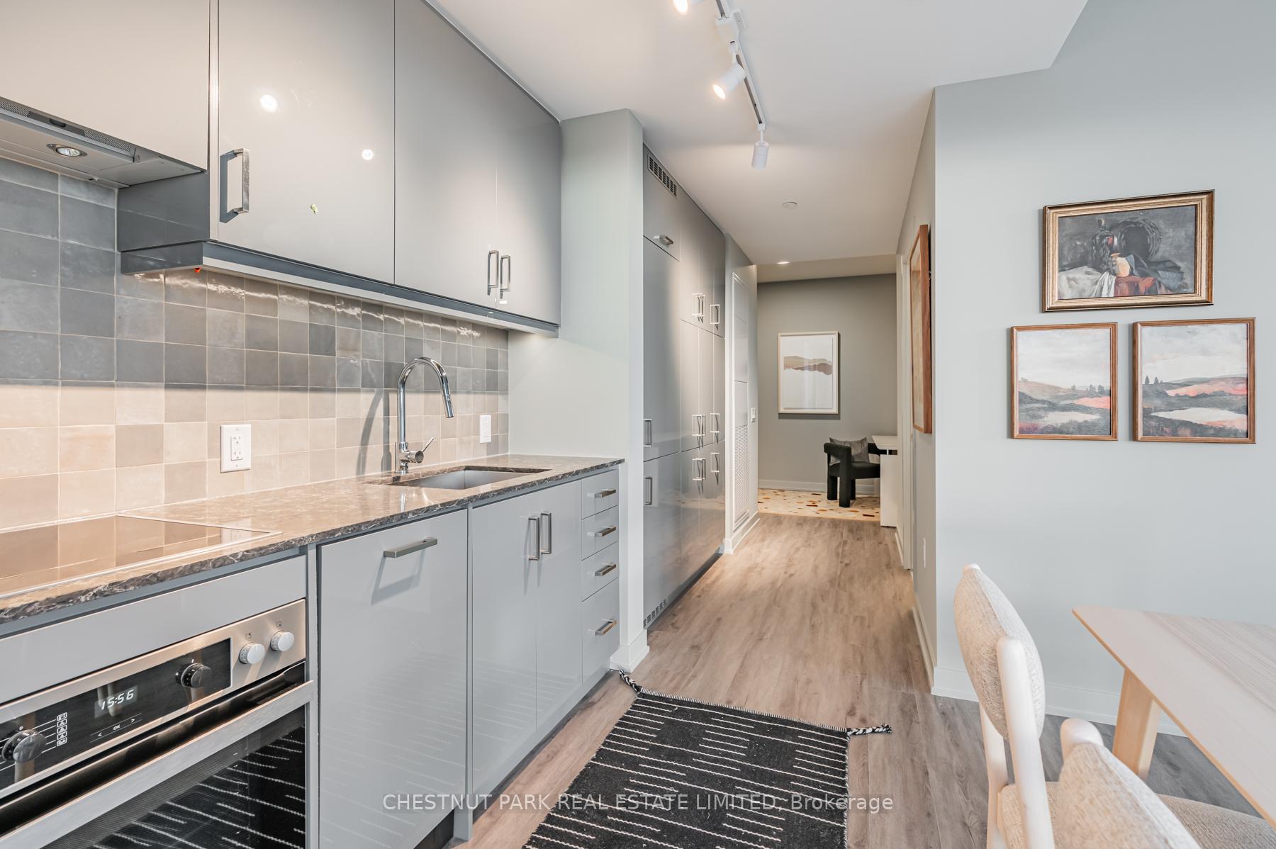Photo 7 of Unit 821, 9 Tecumseth Street, Toronto, Niagara — HOMEH