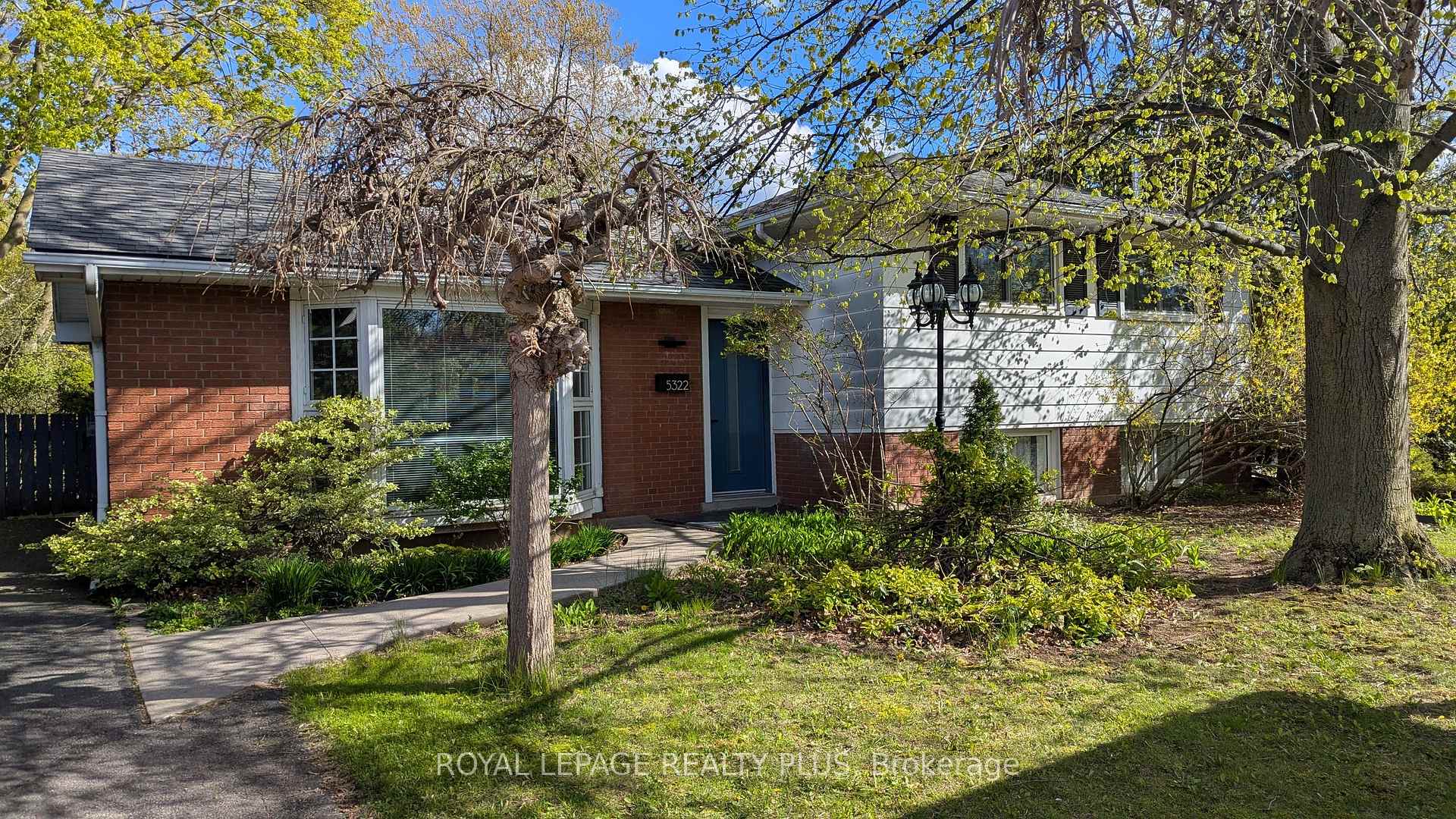 Photo 2 of 5322 Windermere Drive, Burlington, Appleby — HOMEH