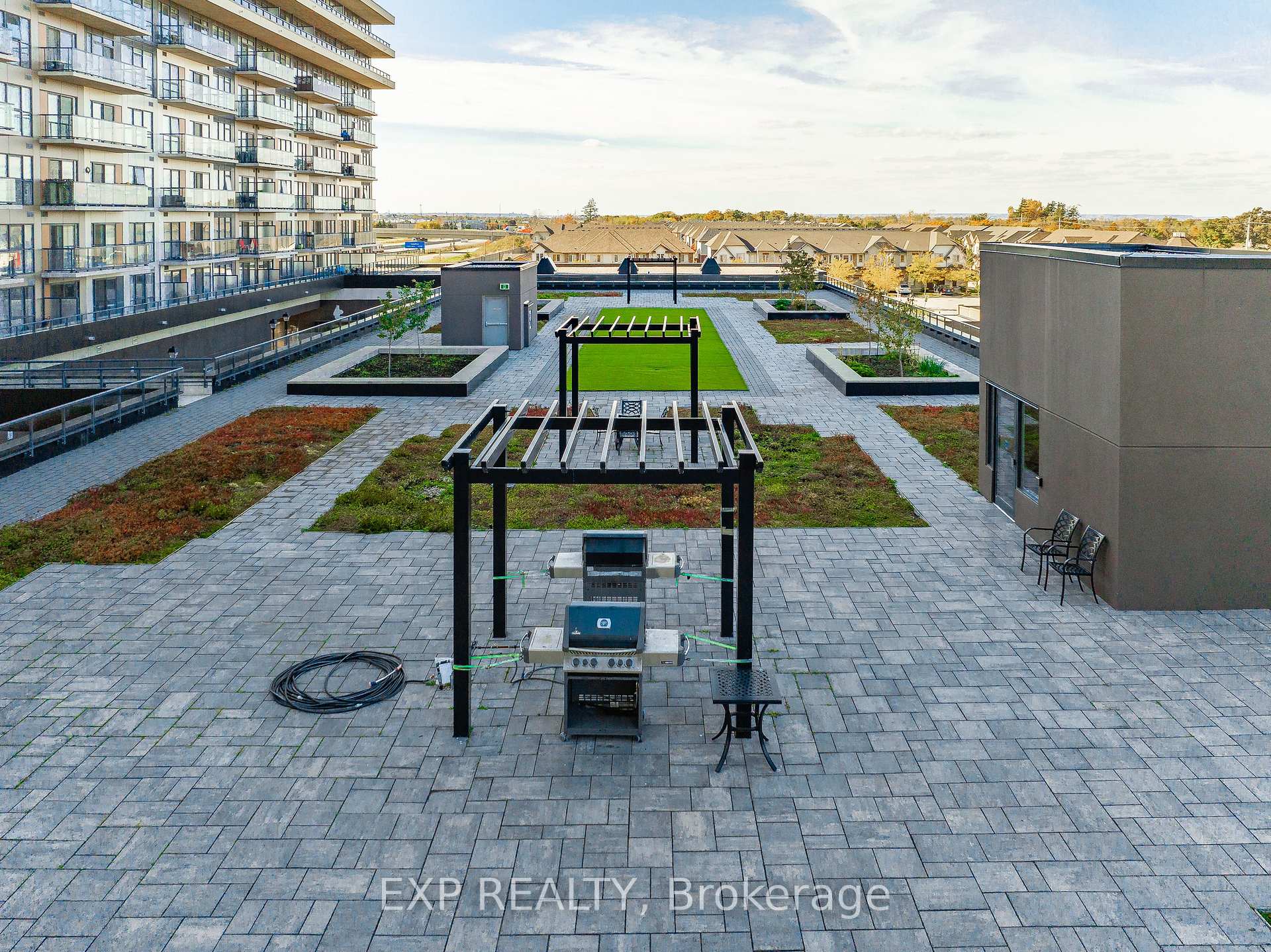 Photo 18 of Unit 707, 550 North Service Road, Grimsby, Grimsby Beach — HOMEH